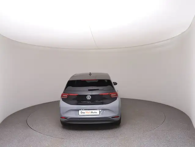 Volkswagen ID.3 view 5
