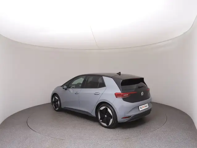 Volkswagen ID.3 view 4