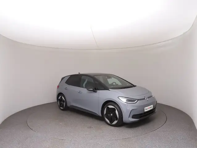 Volkswagen ID.3 view 8