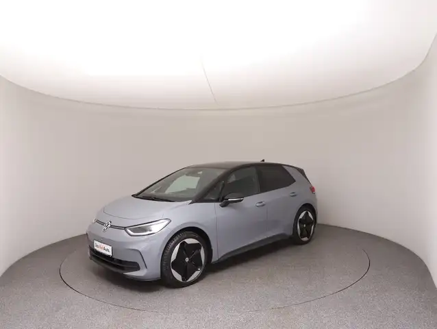 Volkswagen ID.3 view 2