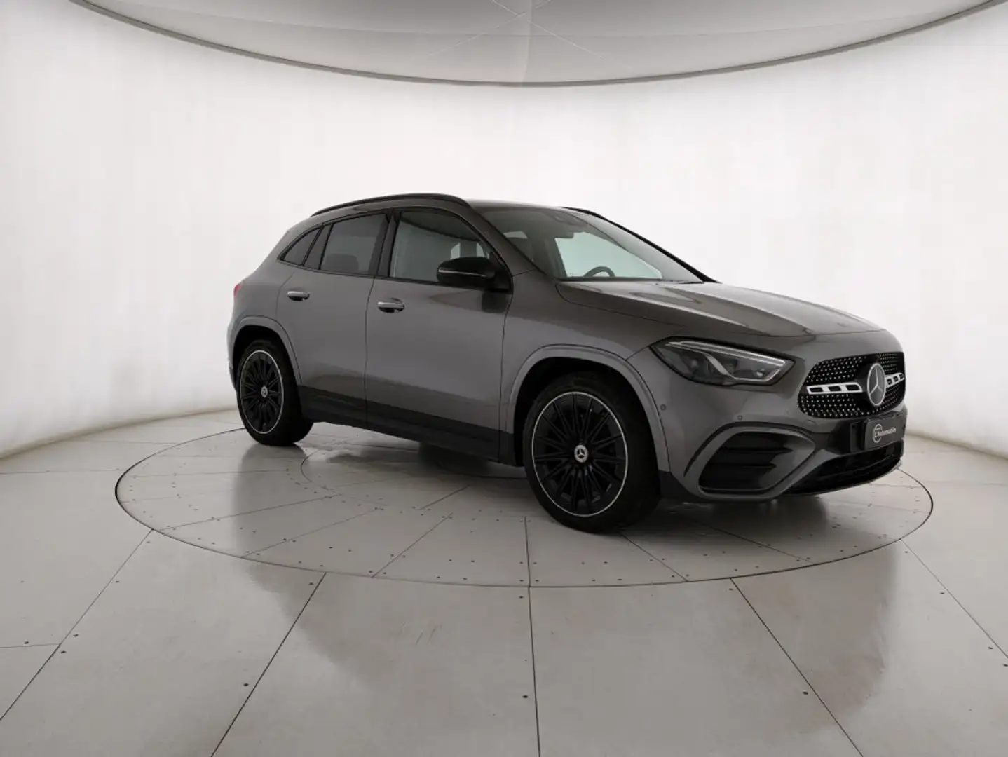 Mercedes-Benz GLA 220 GLA 220 d AMG Line Premium 4matic auto Šedá - 1