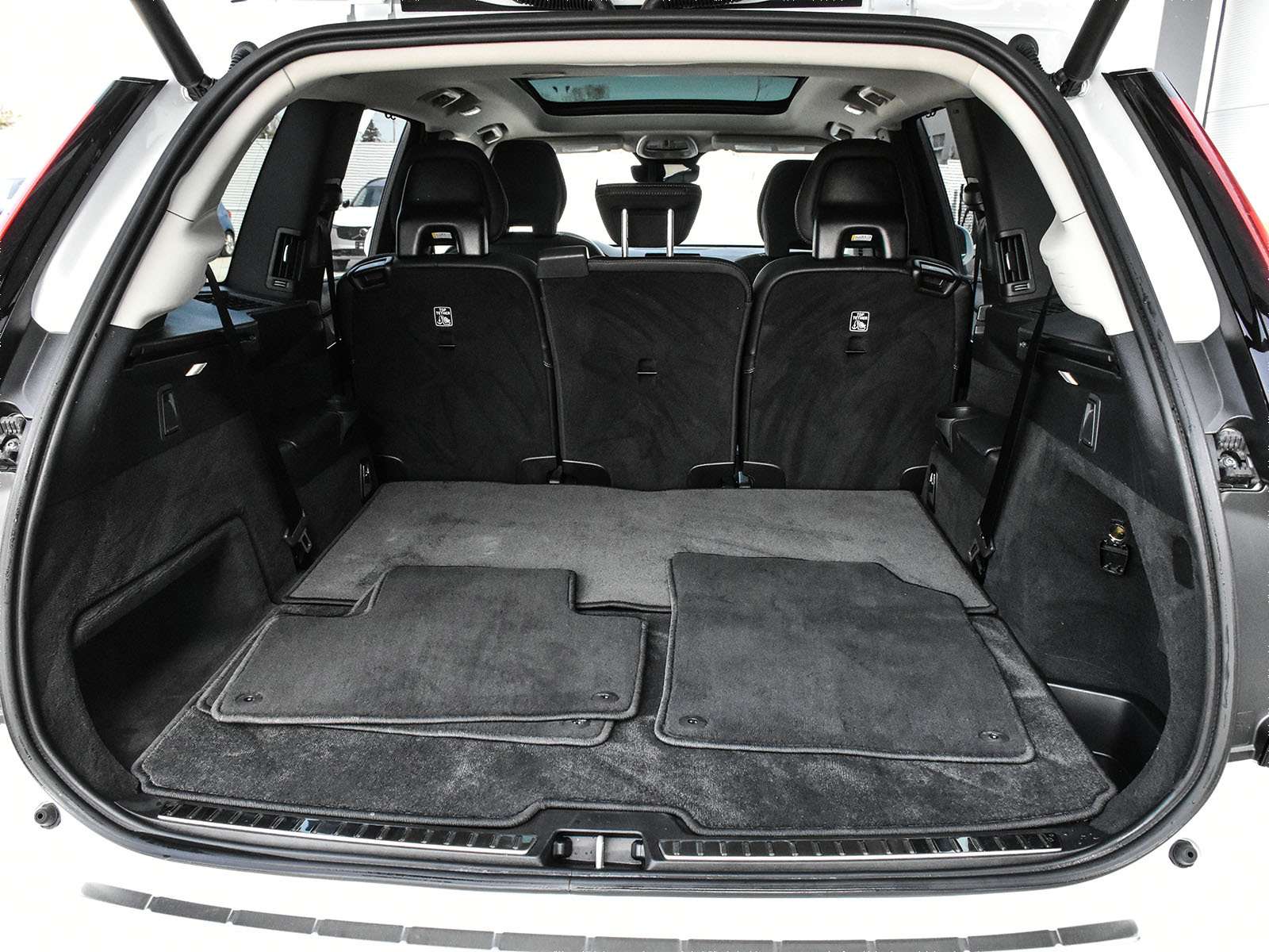 2026 Volvo XC90 B6 AWD Ultra Bright Theme 7-Seater thumb 9