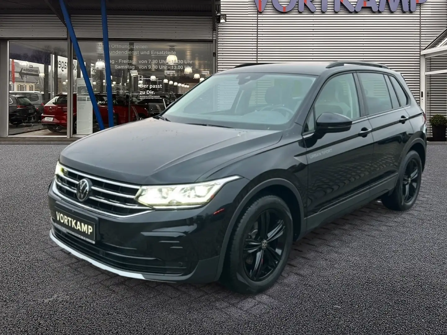 Volkswagen Tiguan 2.0 TDI DSG AHK IQ-Light 360-Grad-Kamera Schwarz - 2