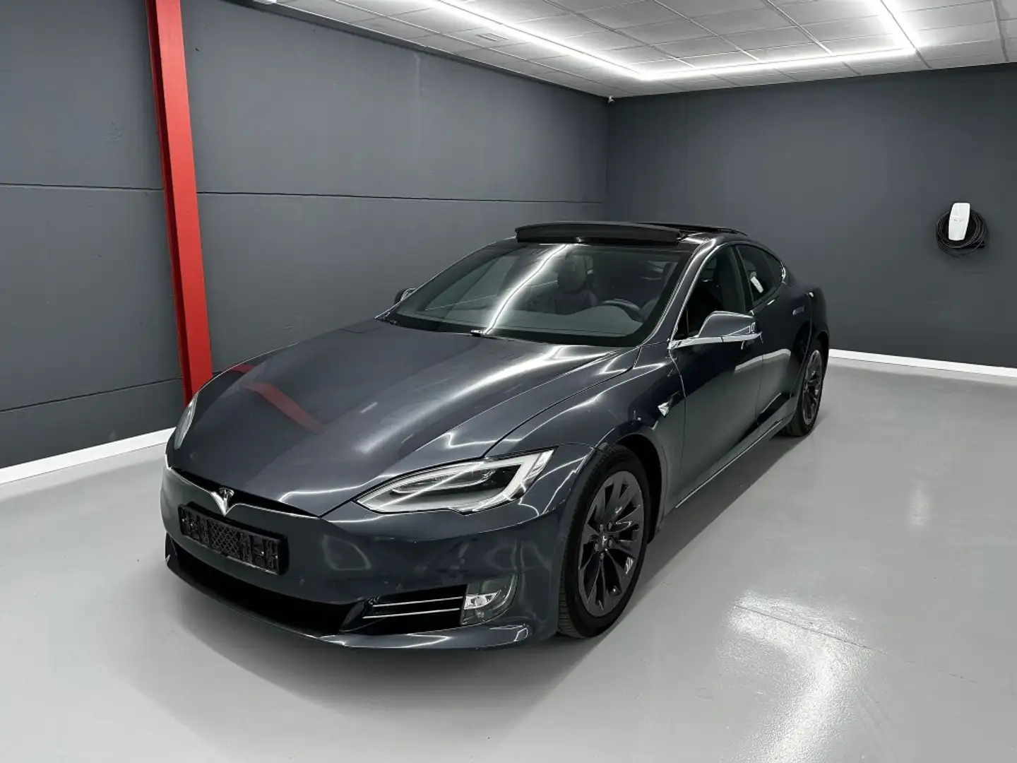 Tesla Model S 100D 4WD Gümüş rengi - 2