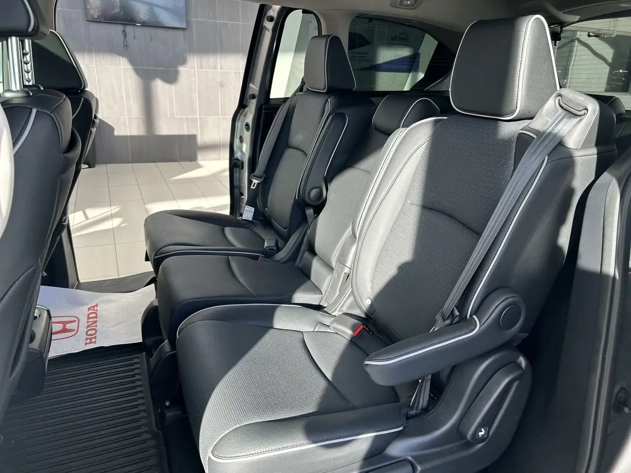 Honda Odyssey снимка Honda Odyssey