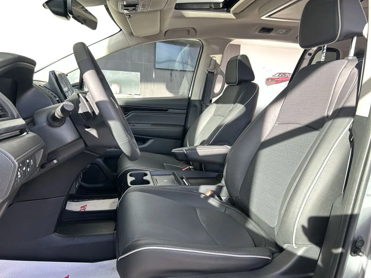 Honda Odyssey снимка Honda Odyssey