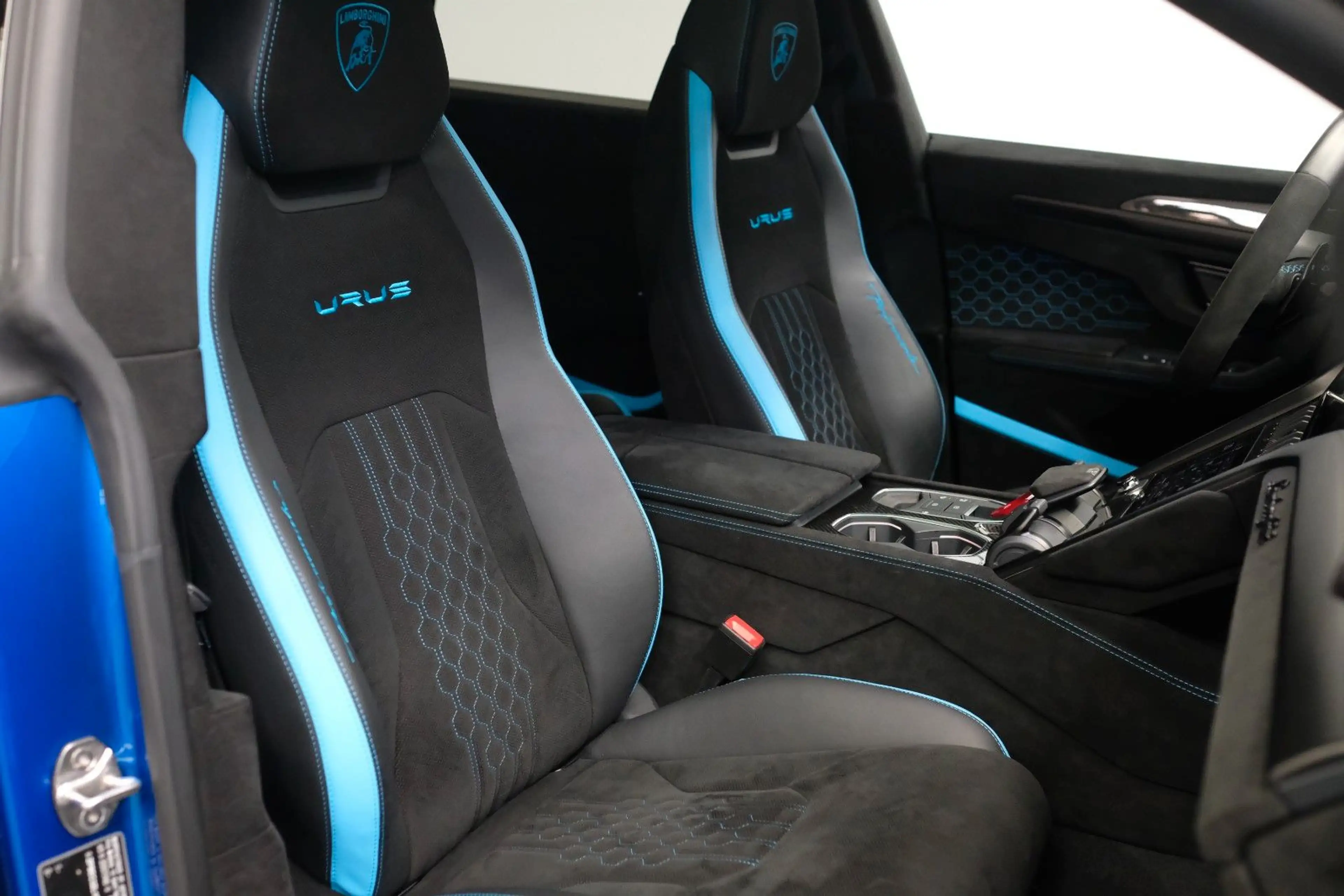 Lamborghini Urus Performante/CARBON BONNET/PANO/B&O/AKRAPOVI — photo 13
