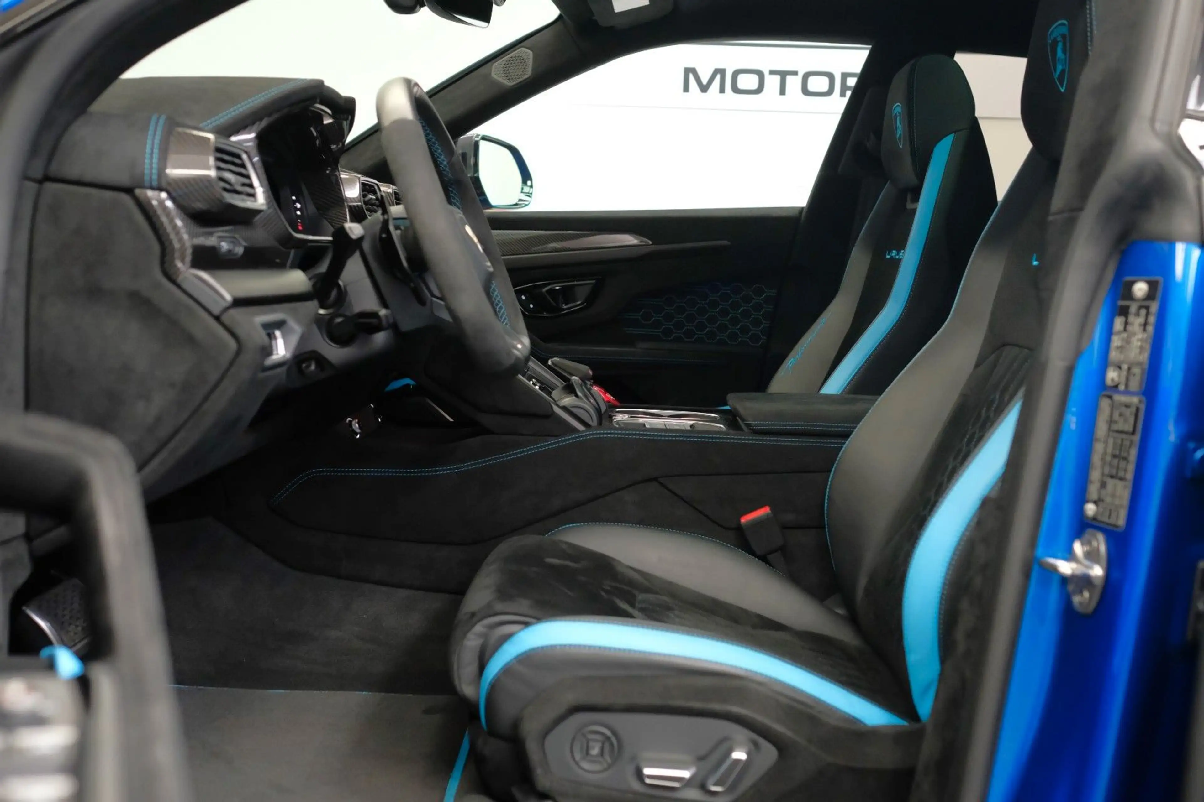 Lamborghini Urus Performante/CARBON BONNET/PANO/B&O/AKRAPOVI — photo 12