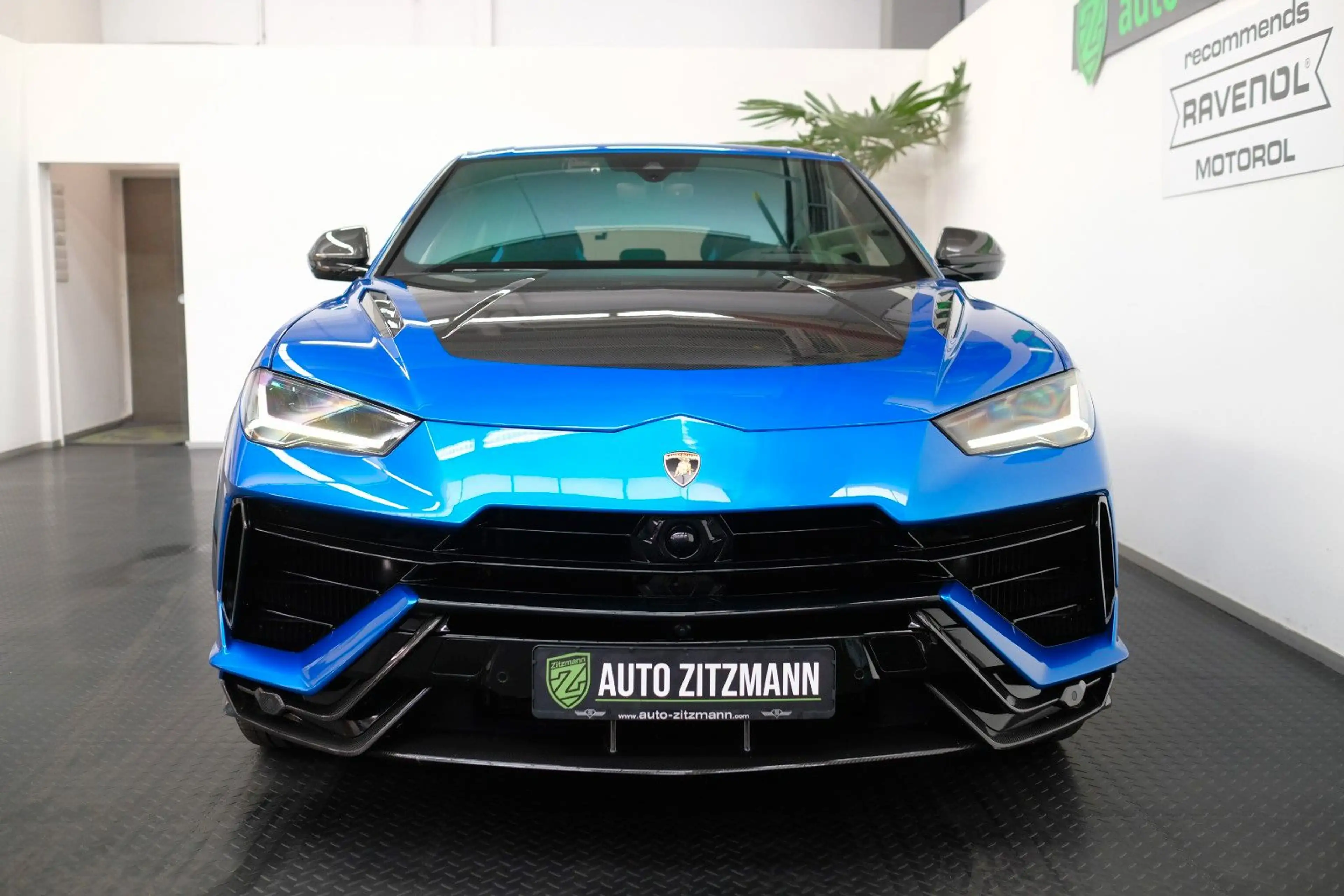 Lamborghini Urus Performante/CARBON BONNET/PANO/B&O/AKRAPOVI — photo 4