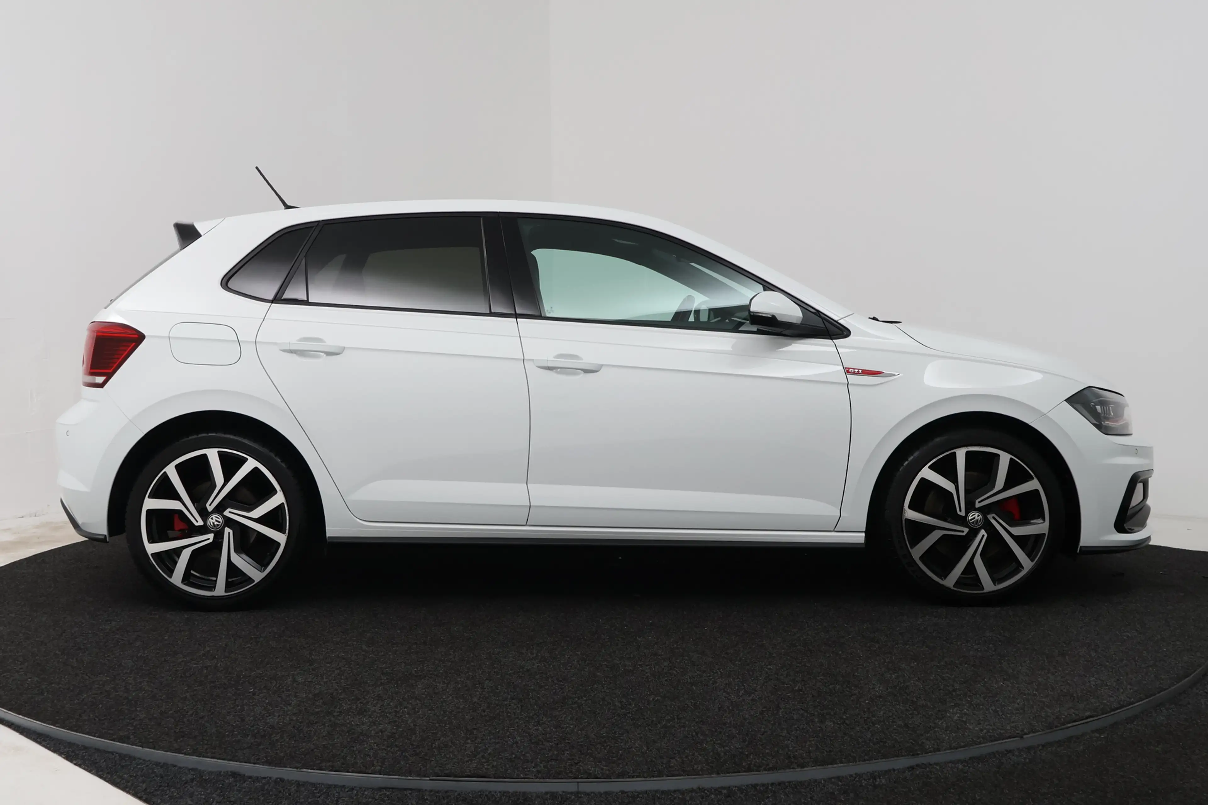 Volkswagen Polo GTI 2.0 TSI (STOELVERWARMING, DIGITALE COCKPIT, CRUISE — photo 14
