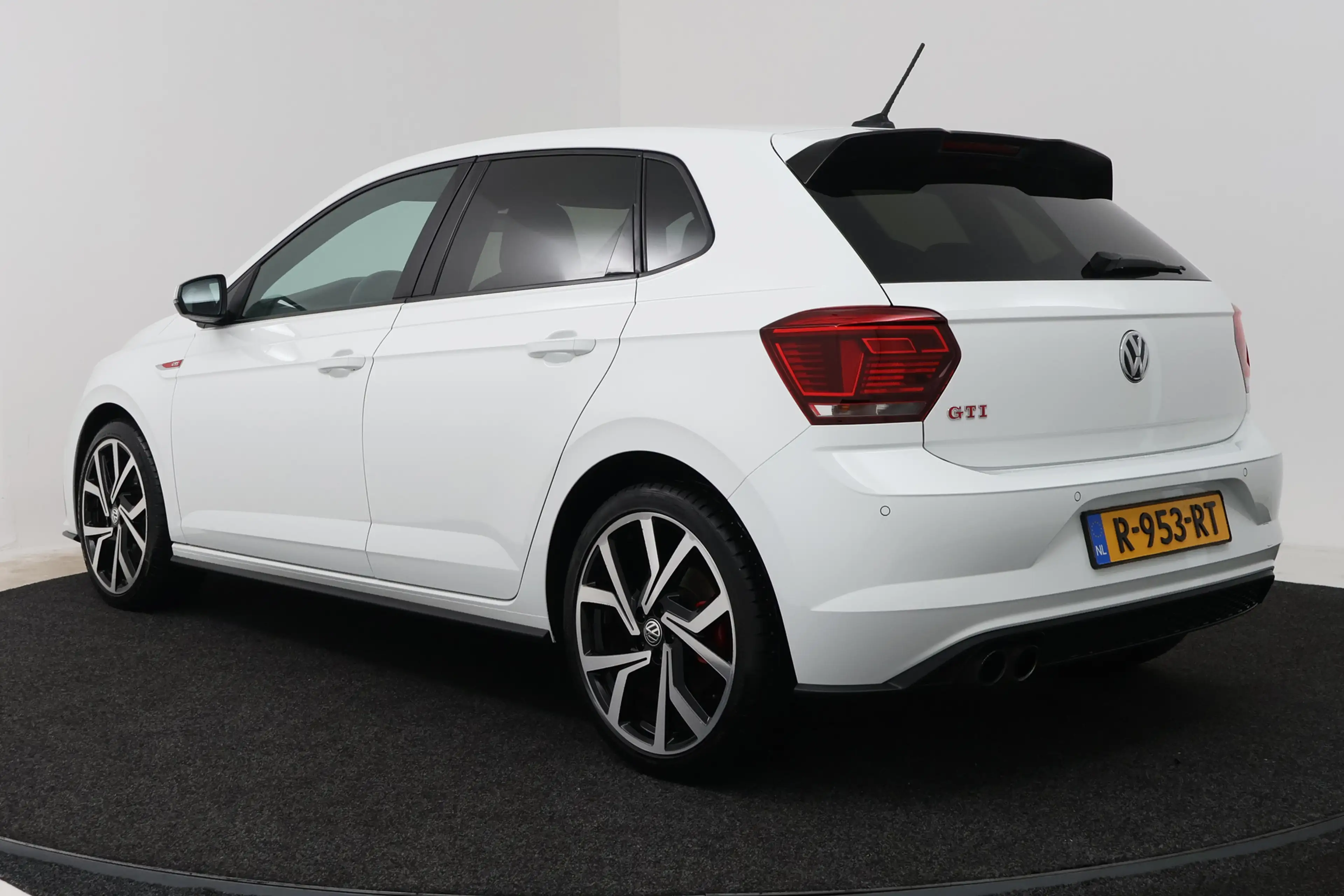 Volkswagen Polo GTI 2.0 TSI (STOELVERWARMING, DIGITALE COCKPIT, CRUISE — photo 5