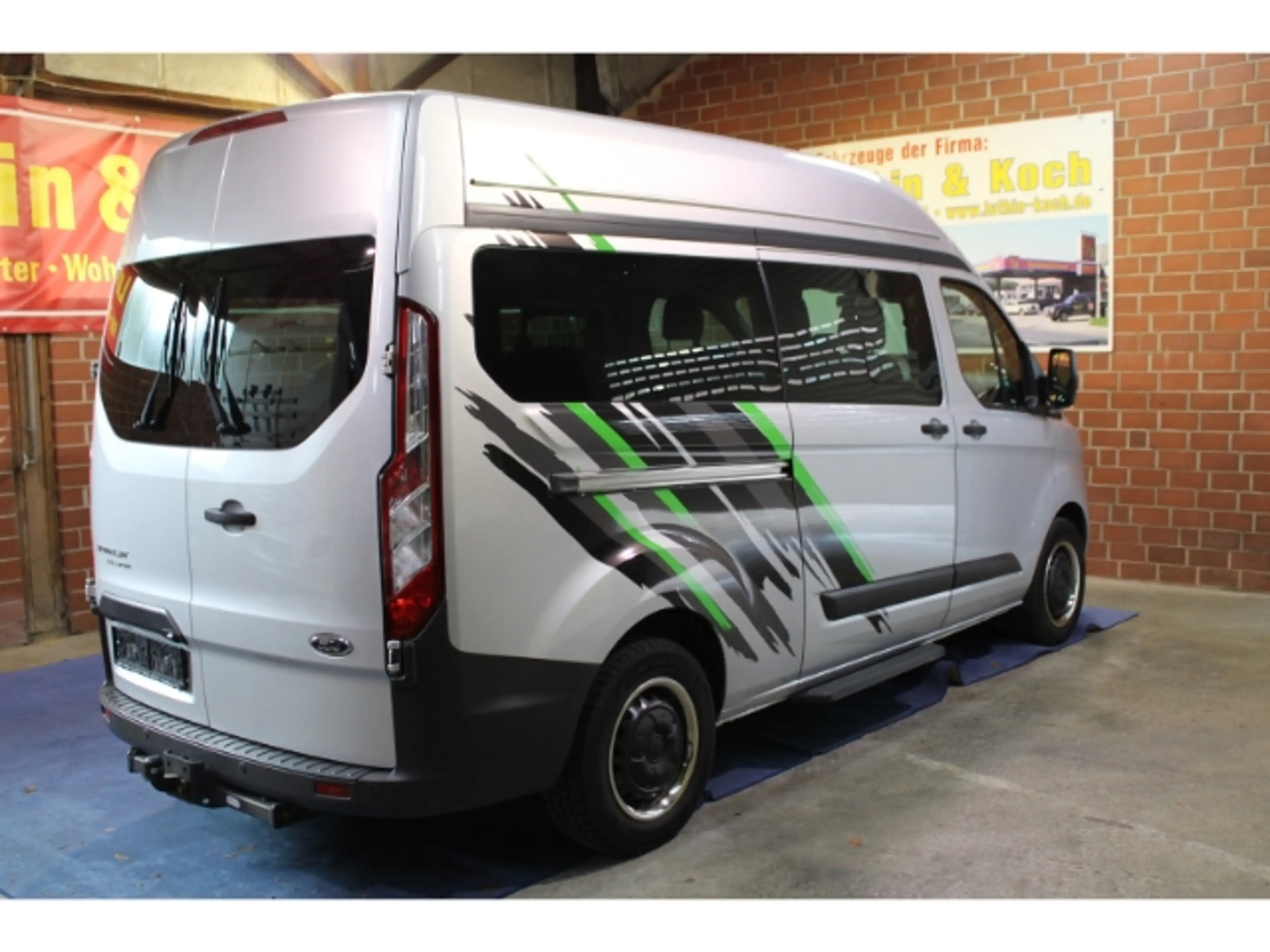 Ford Transit Custom Hochdach 9 Sitzer AHK Navi Kamera — photo 7