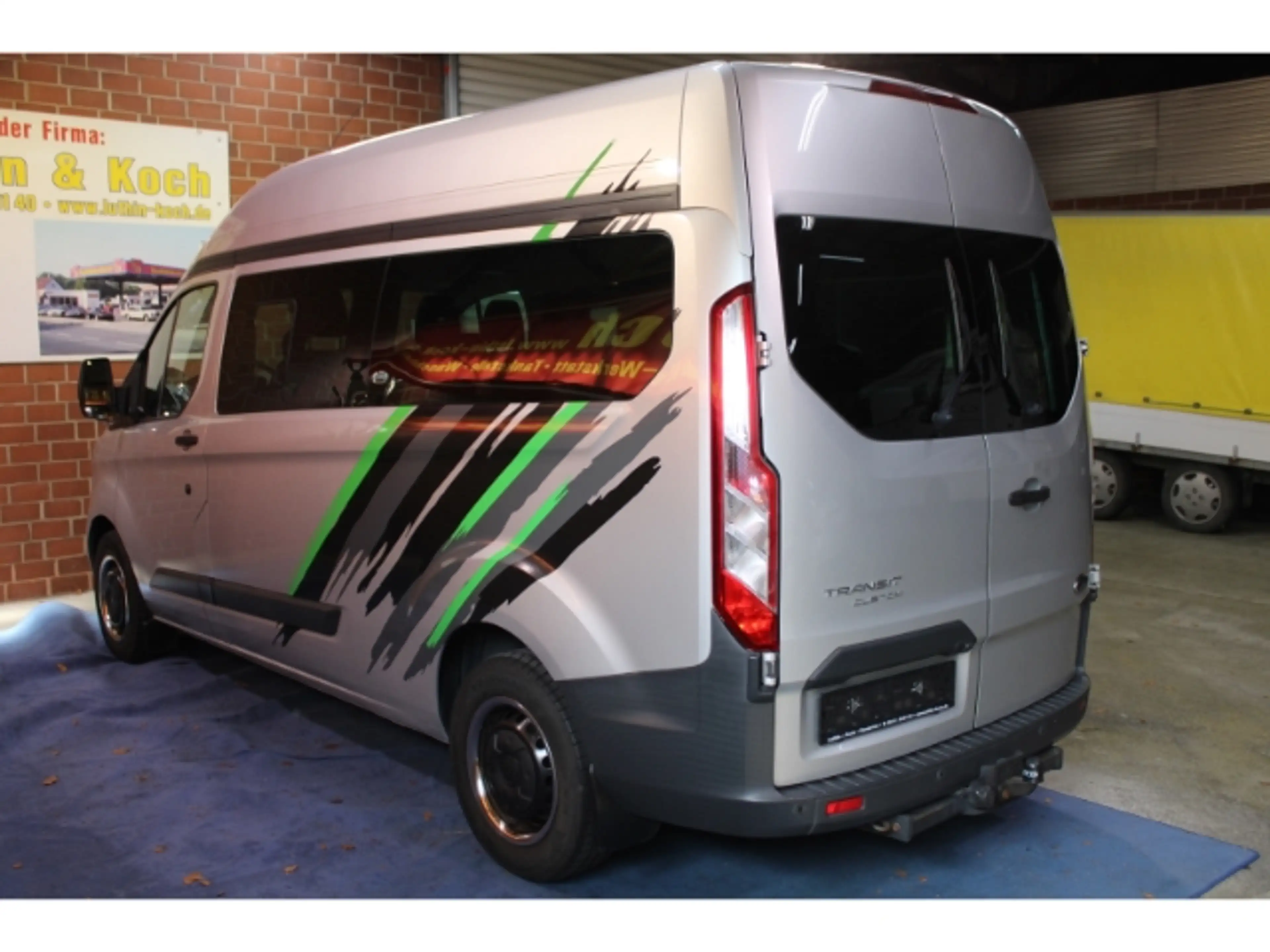 Ford Transit Custom Hochdach 9 Sitzer AHK Navi Kamera — photo 5