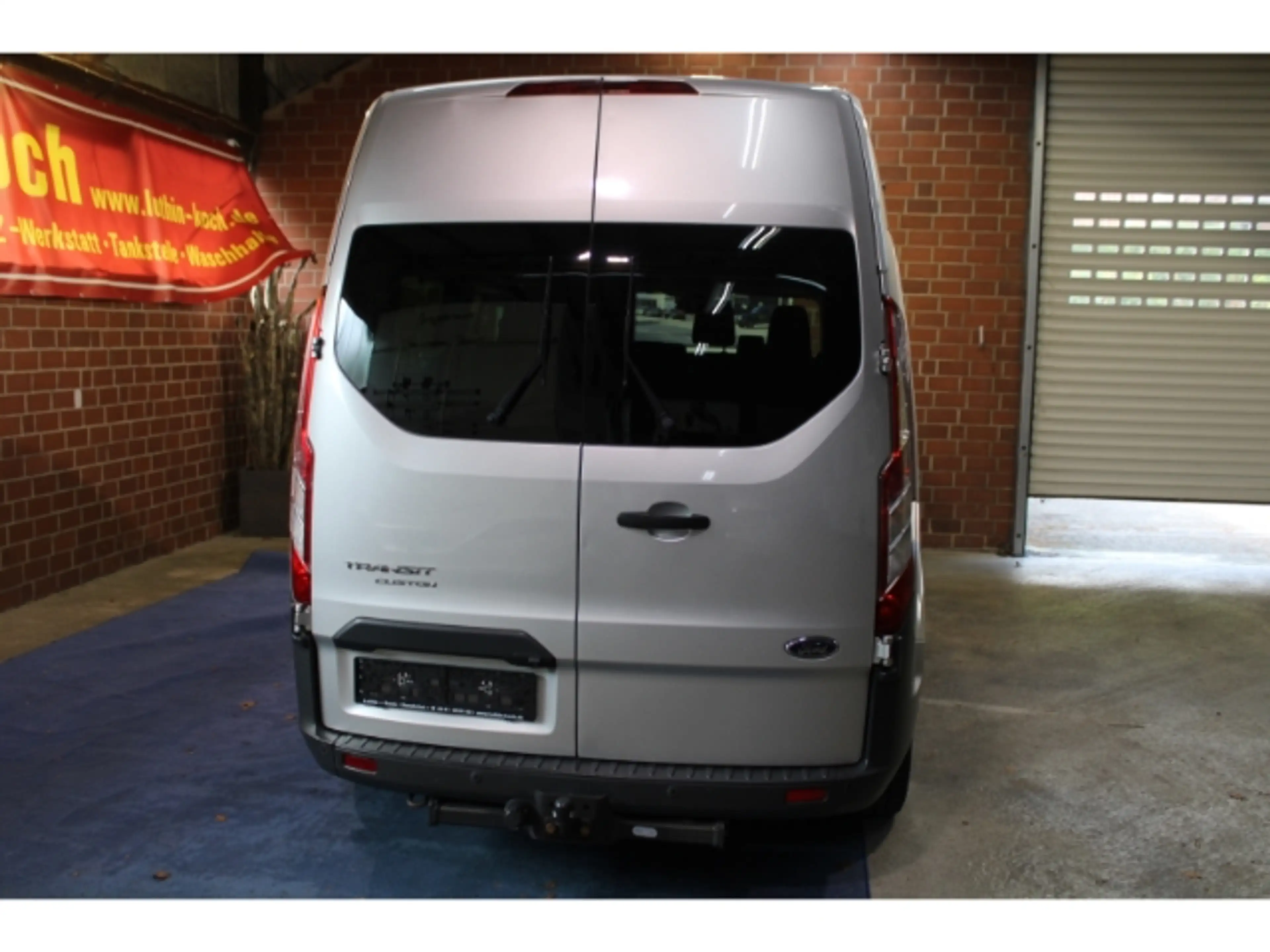 Ford Transit Custom Hochdach 9 Sitzer AHK Navi Kamera — photo 8