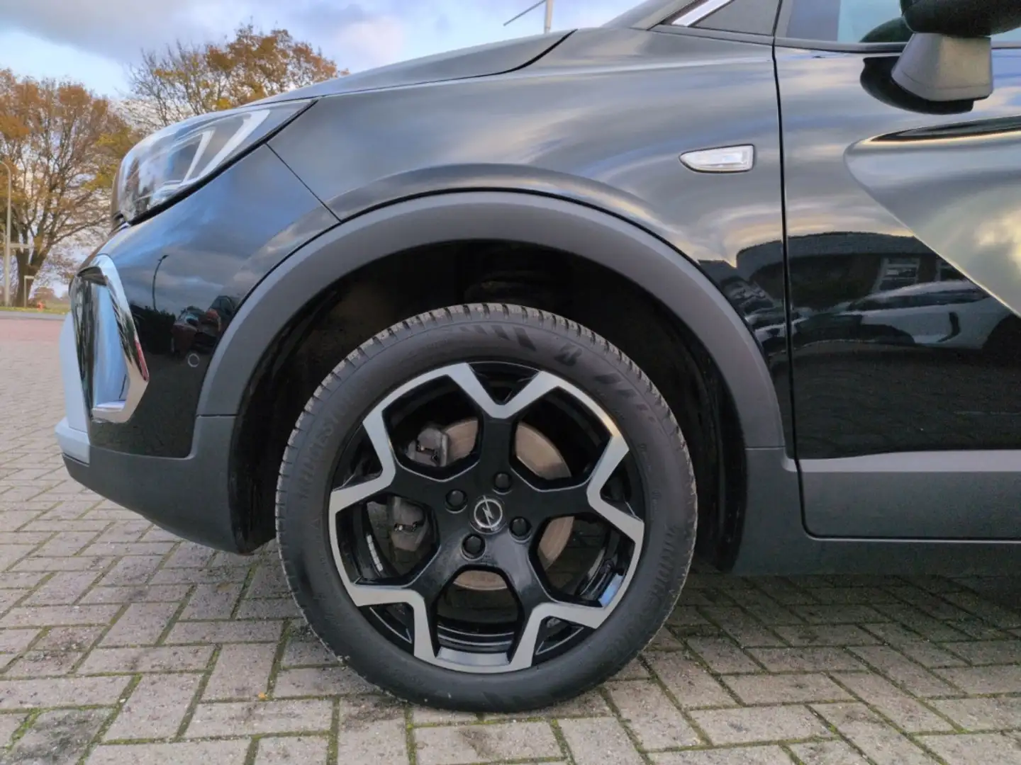 Opel Crossland Ultimate 1.2 Turbo Navi SHZ LHZ LED Apple CarPlay Schwarz - 2