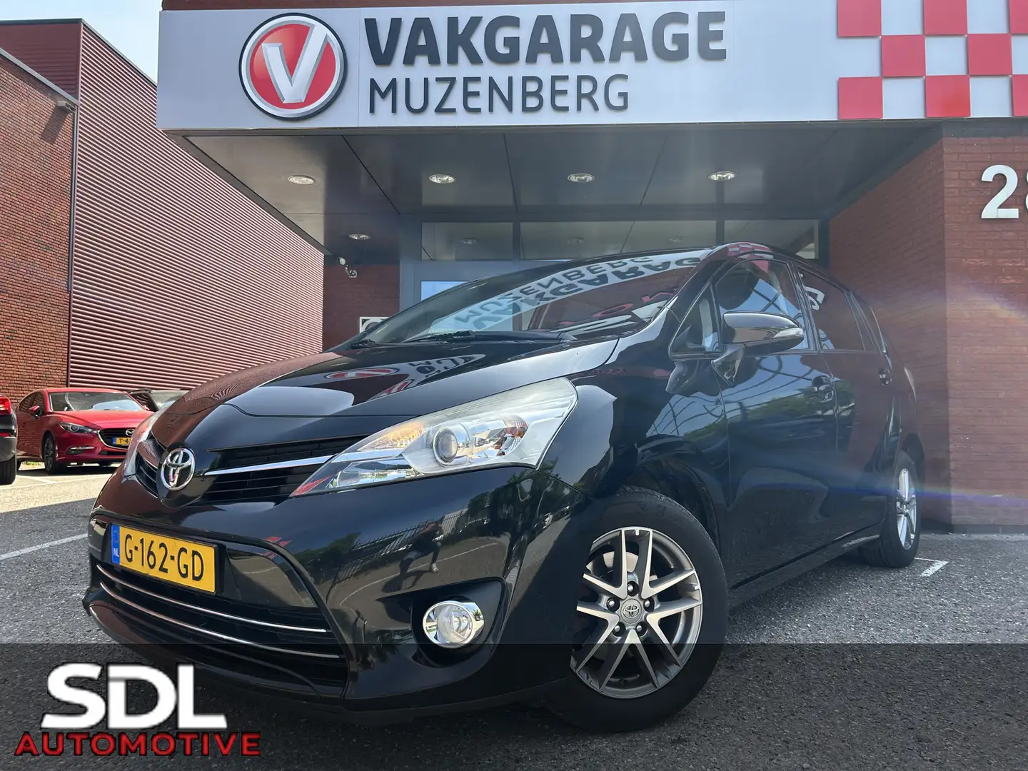 Toyota Verso 1.8 VVT-i Dynamic 7p. // NAVI // CAMERA // CLIMA / Zwart - 1