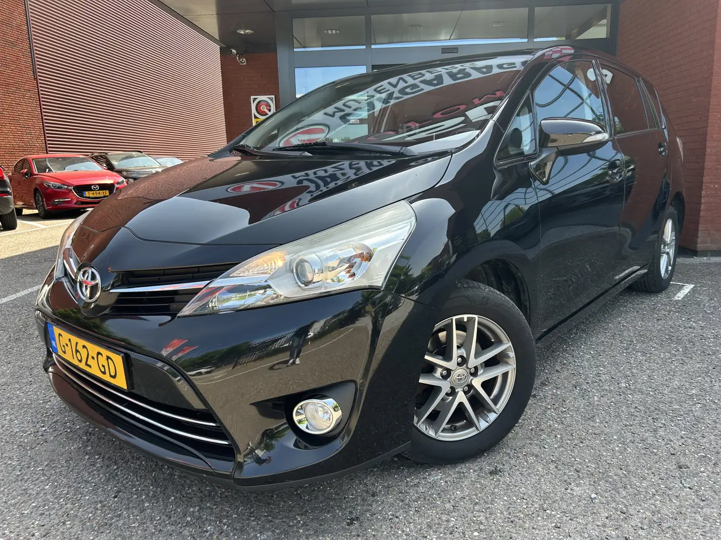 Toyota Verso 1.8 VVT-i Dynamic 7p. // NAVI // CAMERA // CLIMA / Zwart - 2
