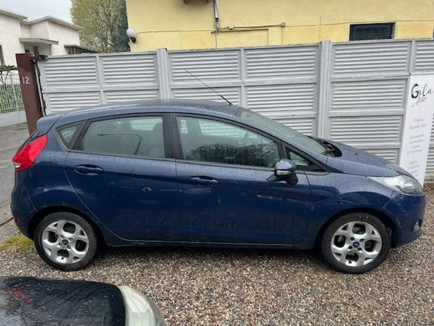Ford Fiesta Fiesta 5p 1.2 16v Titanium 82cv FL Azul - 2