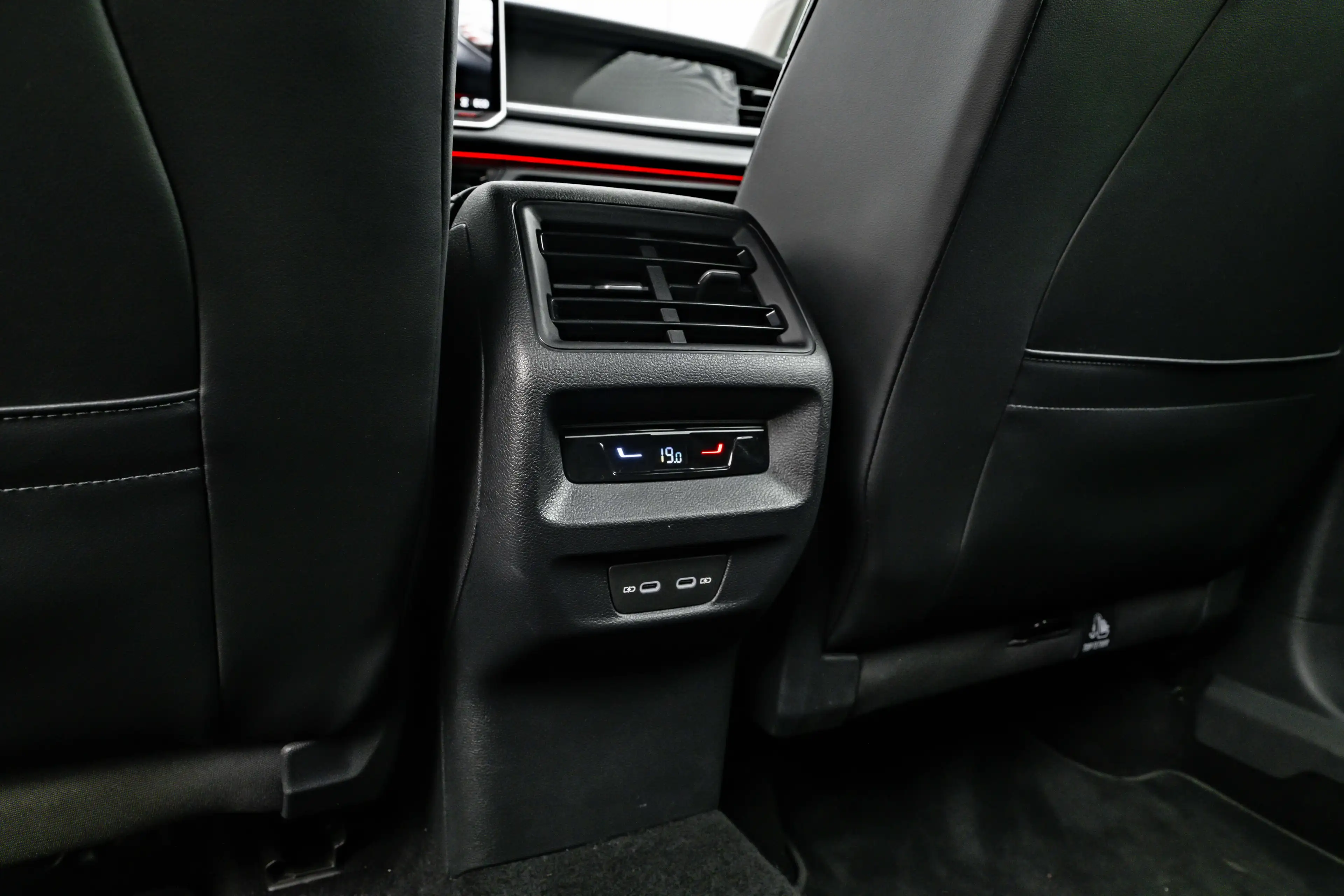 Volkswagen Tayron 1.5 eHybrid Life 204pk DSG/AUTO | Cruise control a — photo 22