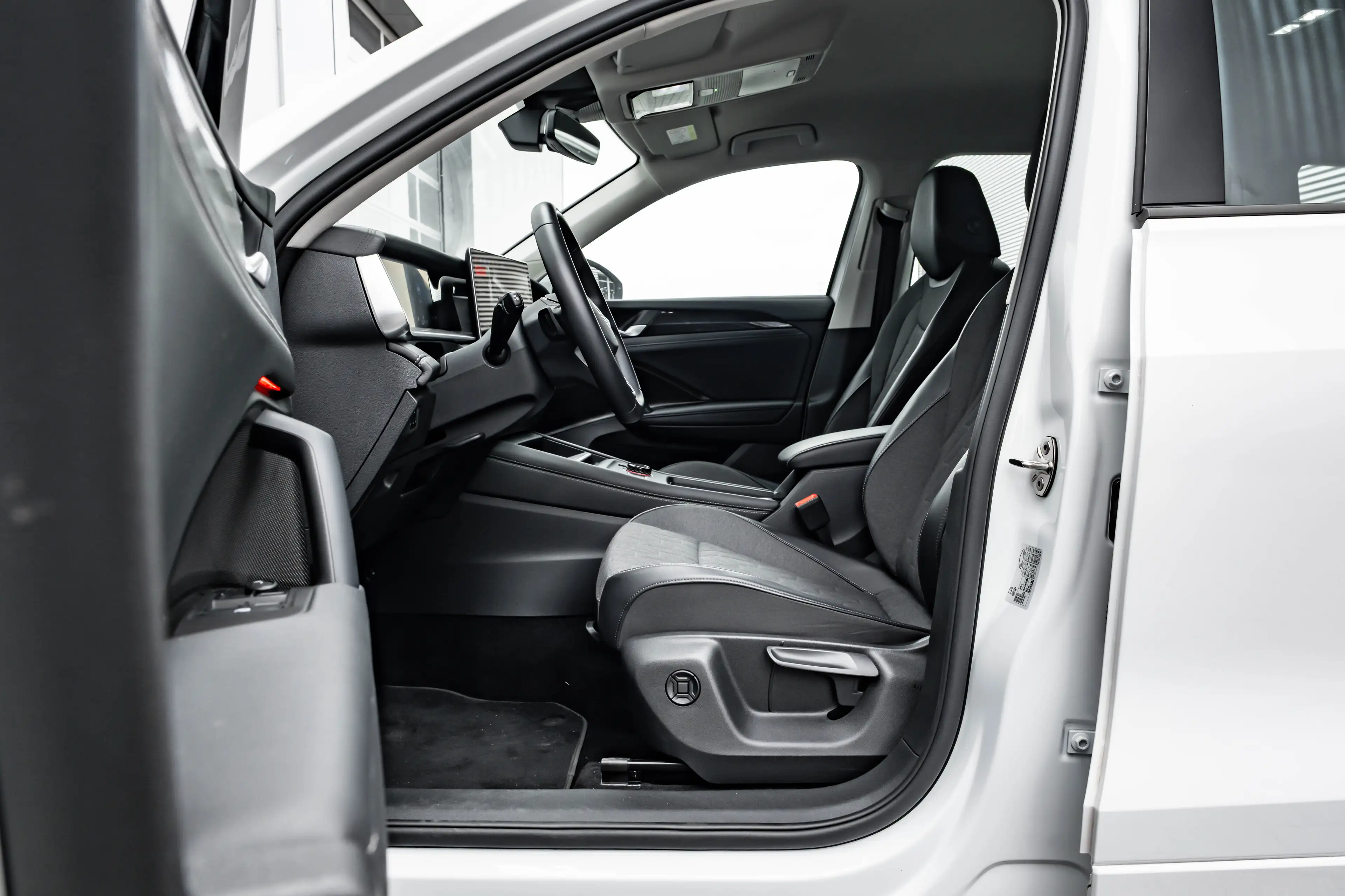 Volkswagen Tayron 1.5 eHybrid Life 204pk DSG/AUTO | Cruise control a — photo 18