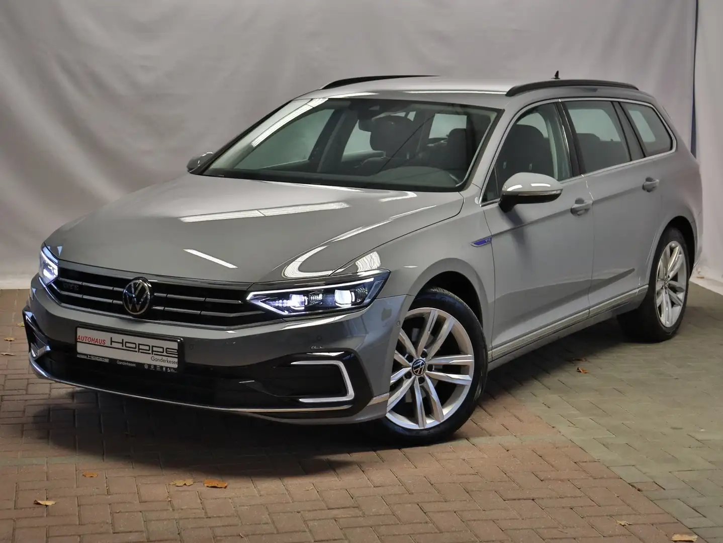 Volkswagen Passat Variant 1.4 l GTE+MATRIX+ACC+NAVI+360°KAM Серый - 2