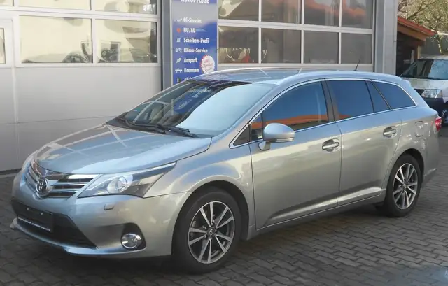 Toyota Avensis Avensis Combi 1.8 Executive