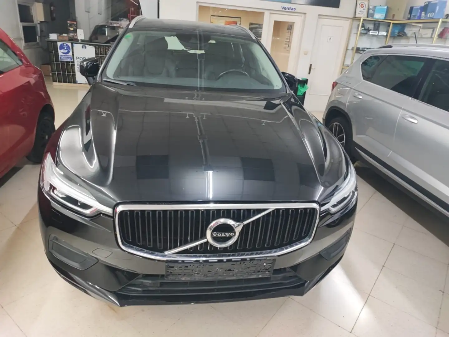 Volvo XC60 B4 R-Design AWD Aut. Negro - 2