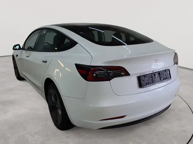 Tesla Model 3 view 5