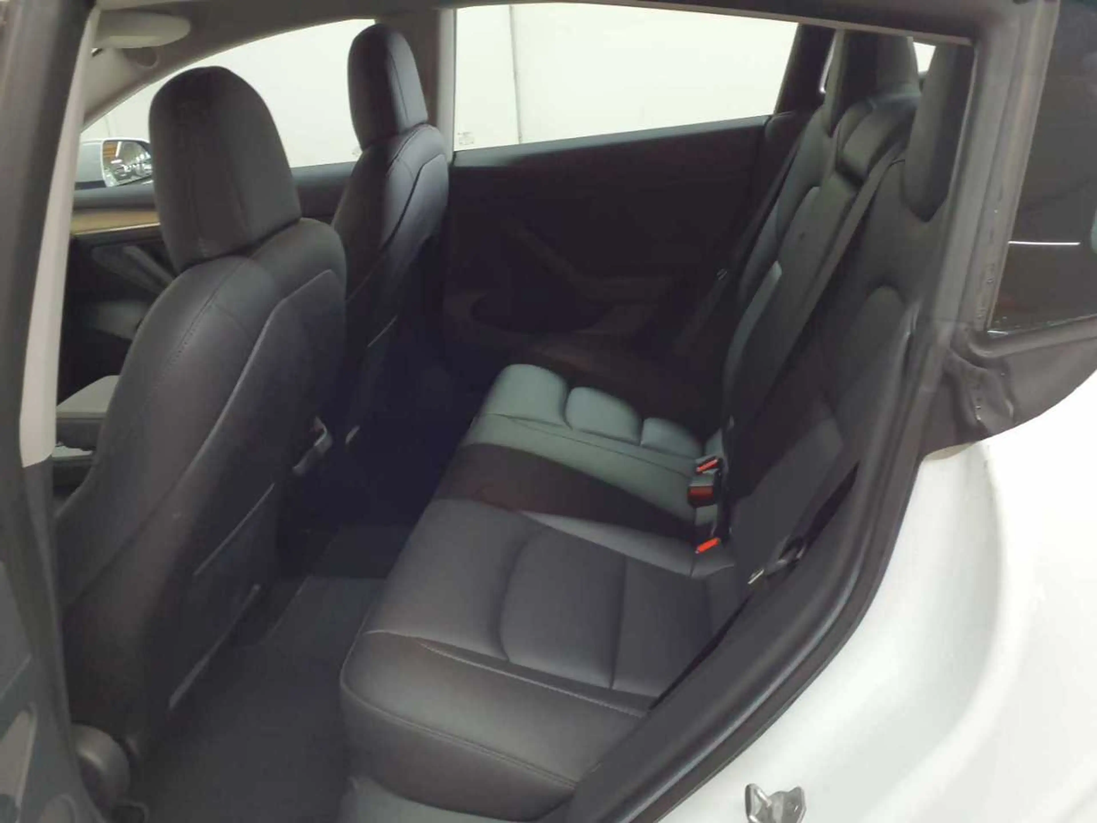 Tesla Model 3 RWD Hinterradantrieb — photo 13