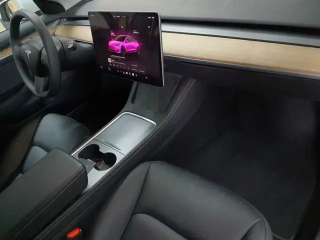 Tesla Model 3 view 9