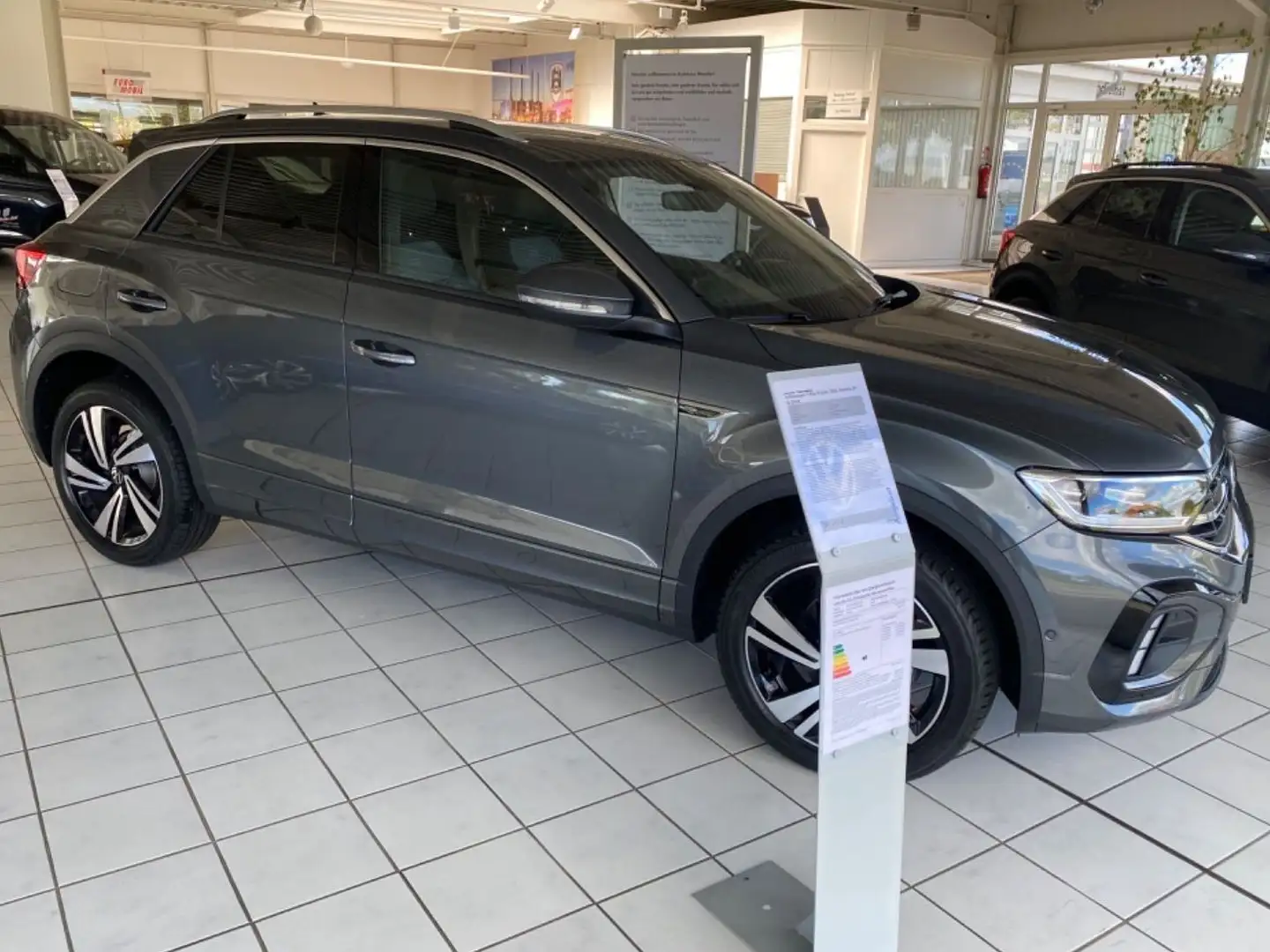 Volkswagen T-Roc R-Line, DSG, Kamera,18",IQ Drive,AHK Серый - 2