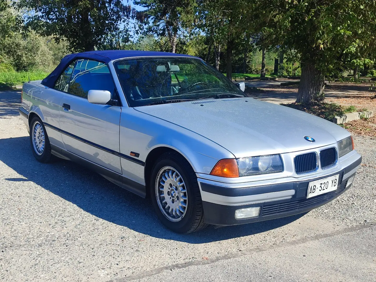 BMW 320 320i Cabrio c/2airbag auto Grigio - 1