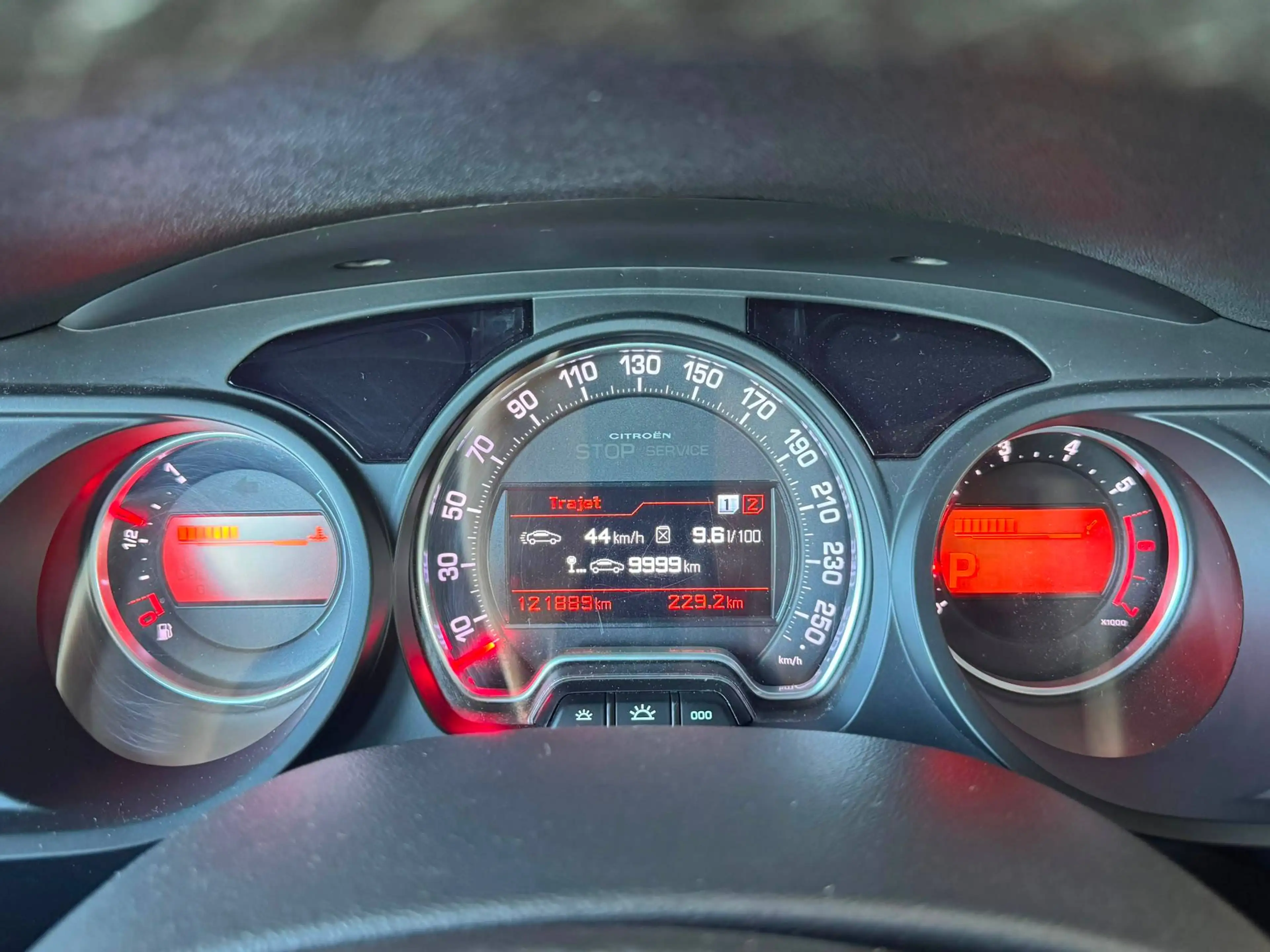 Citroen C5 🟩2.0 ESSENCE 140CH - AUTOMATIQUE - CRUISE - AIRCO — photo 9