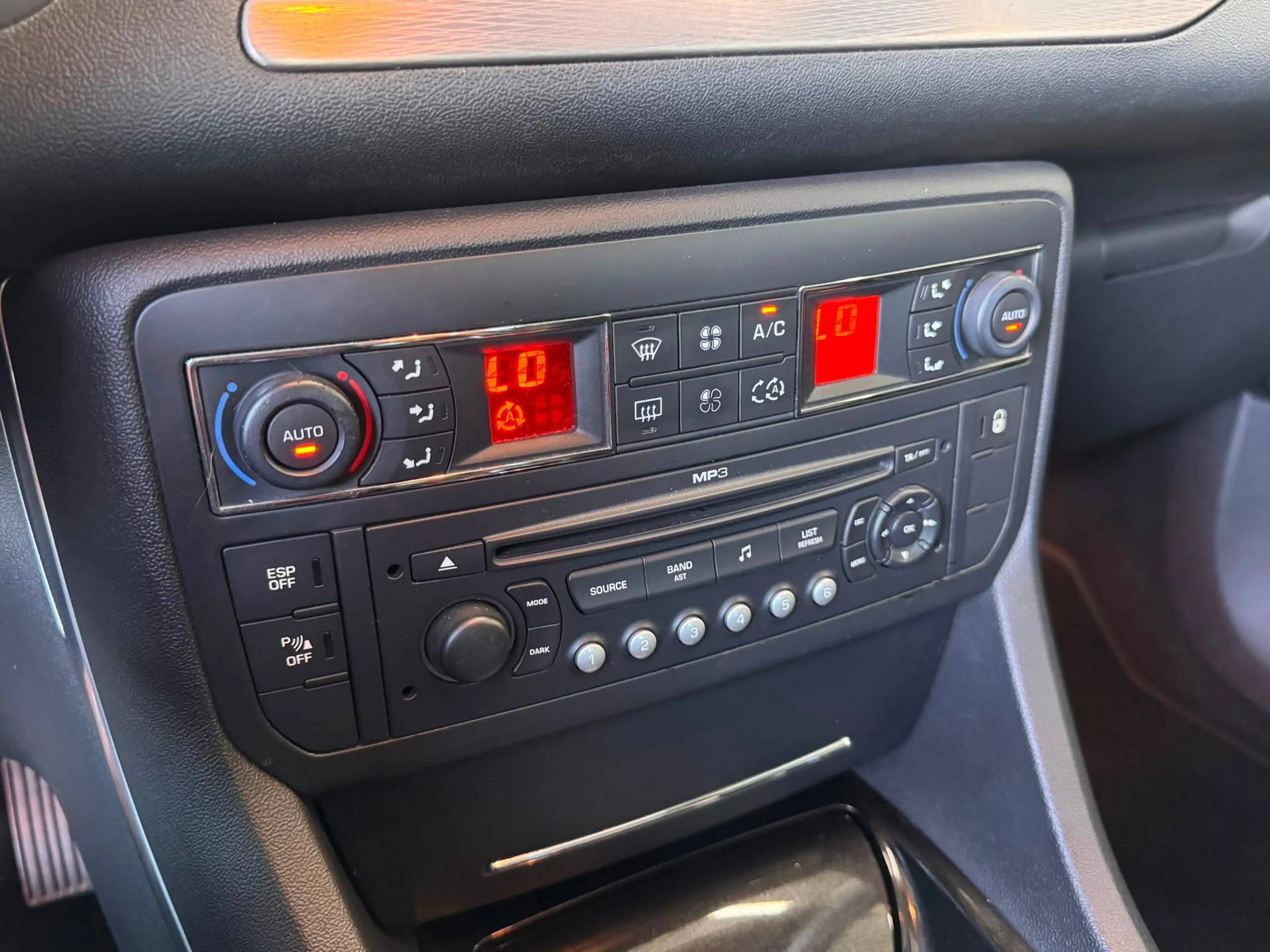 Citroen C5 🟩2.0 ESSENCE 140CH - AUTOMATIQUE - CRUISE - AIRCO — photo 11