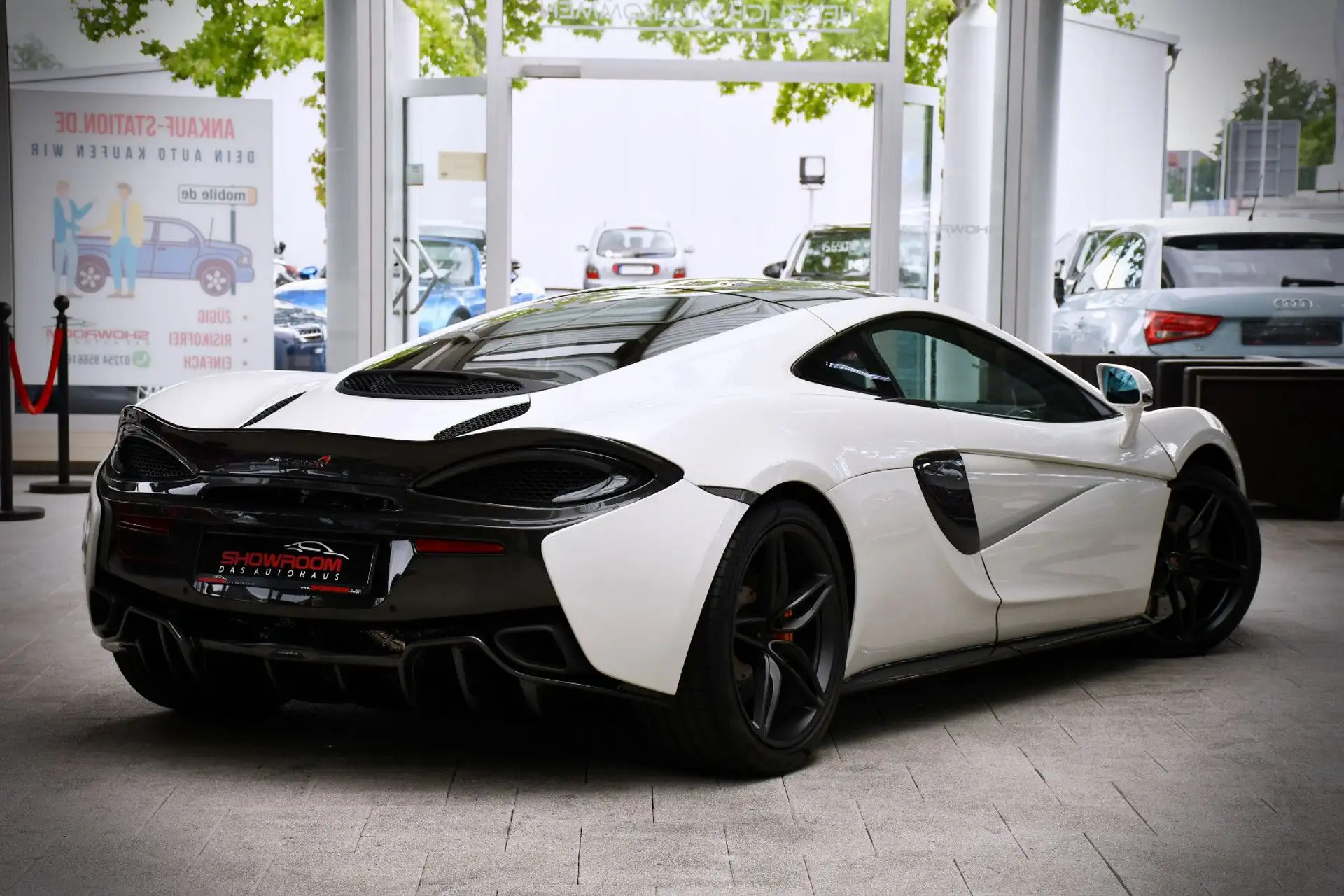 맥라렌 570GT 570 Sport Coupe 2017 흰색 사진 2