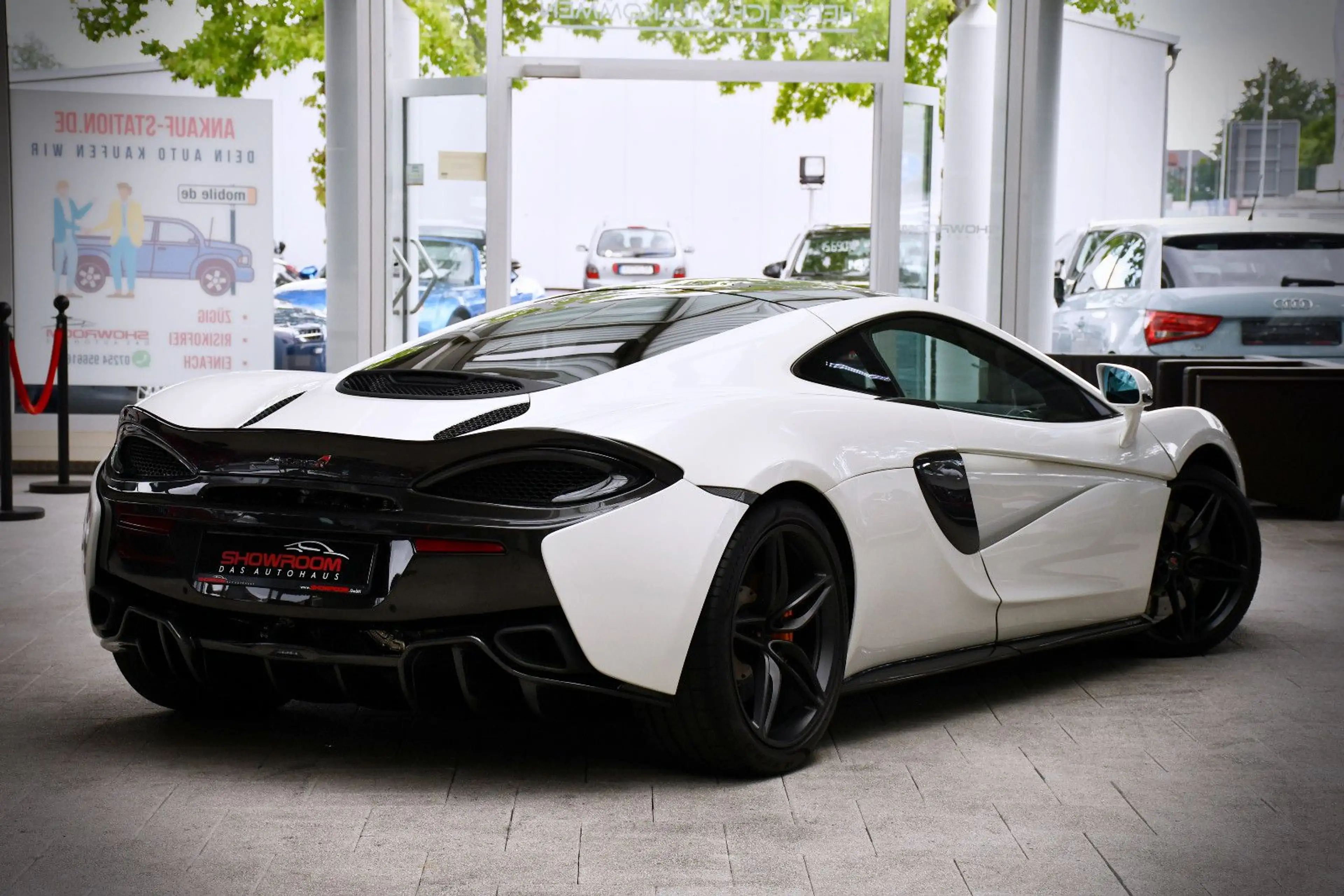 McLaren 570GT Coupe Dihedral | 4.618 km | Sammlerzustand — photo 2