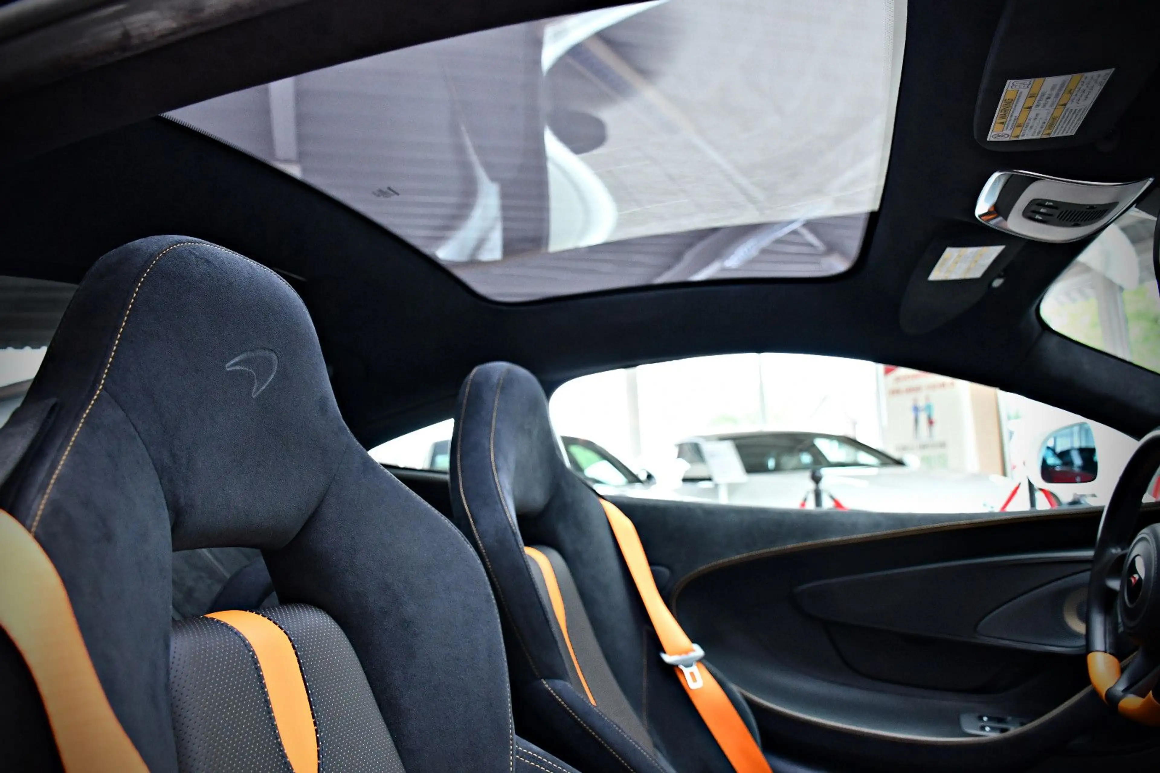 McLaren 570GT Coupe Dihedral | 4.618 km | Sammlerzustand — photo 11