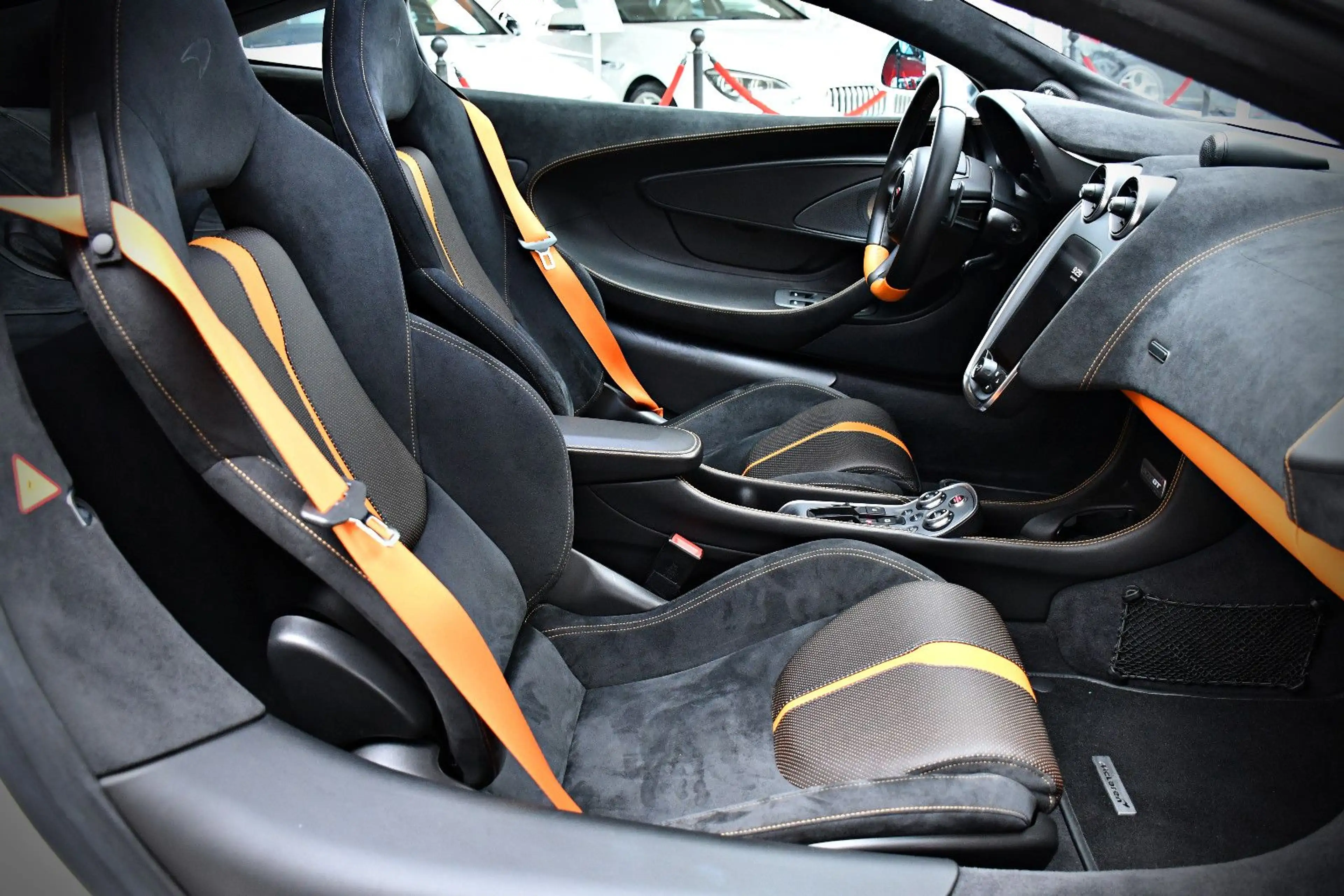 McLaren 570GT Coupe Dihedral | 4.618 km | Sammlerzustand — photo 10