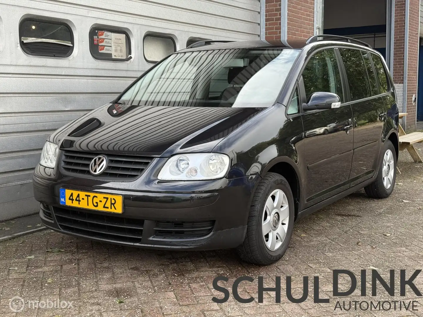 Volkswagen Touran 1.6-16V FSI Optiv CRUISE CONTROLE|TREKHAAK Zwart - 2