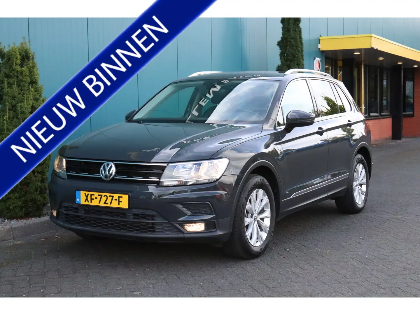 Volkswagen Tiguan 1.5 TSI ACT 150 PK Comfortline Business Exec. TREK Grijs - 1