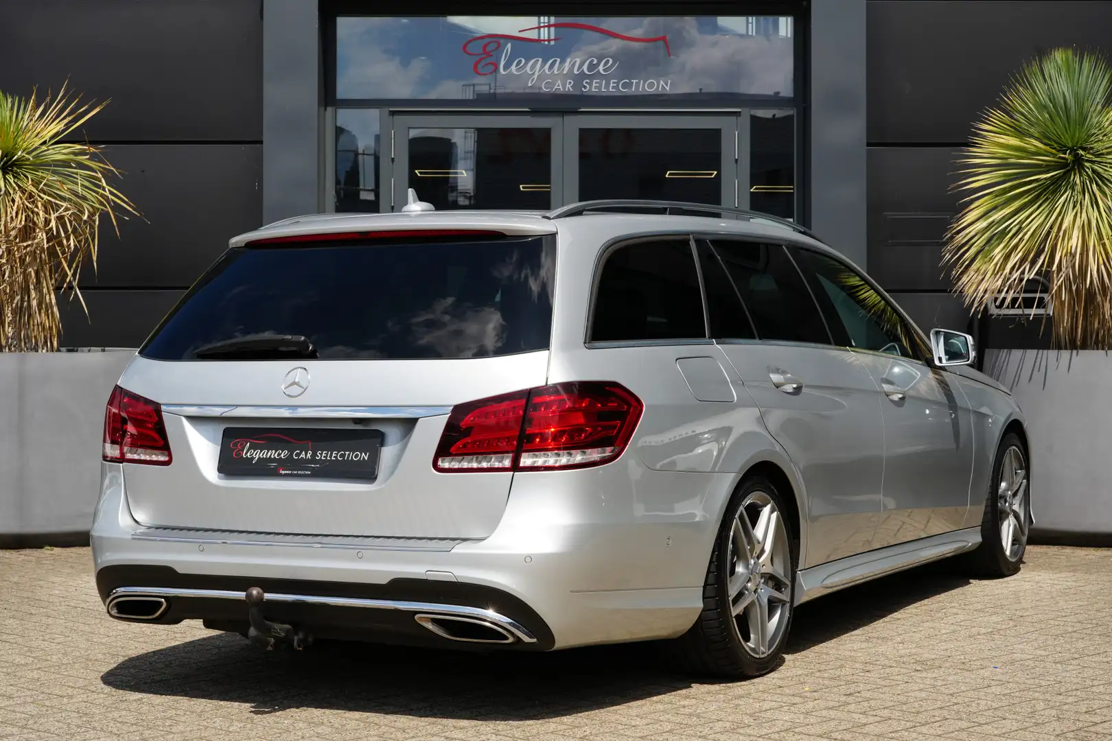 Mercedes-Benz E 250 Estate Edition Sport Elegance 211pk Panoramadak/Tr Grijs - 2