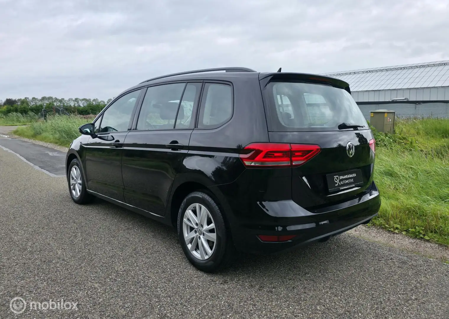Volkswagen Touran 1.5 TSI Highline 7p / Navi / Cam / Carplay Noir - 2