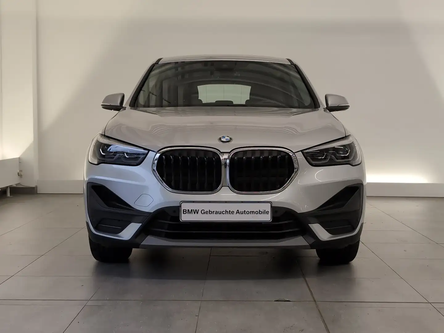 BMW X1 sDrive18d PDC/DAB/SHZ AHK/DAB/SHZ Silber - 2
