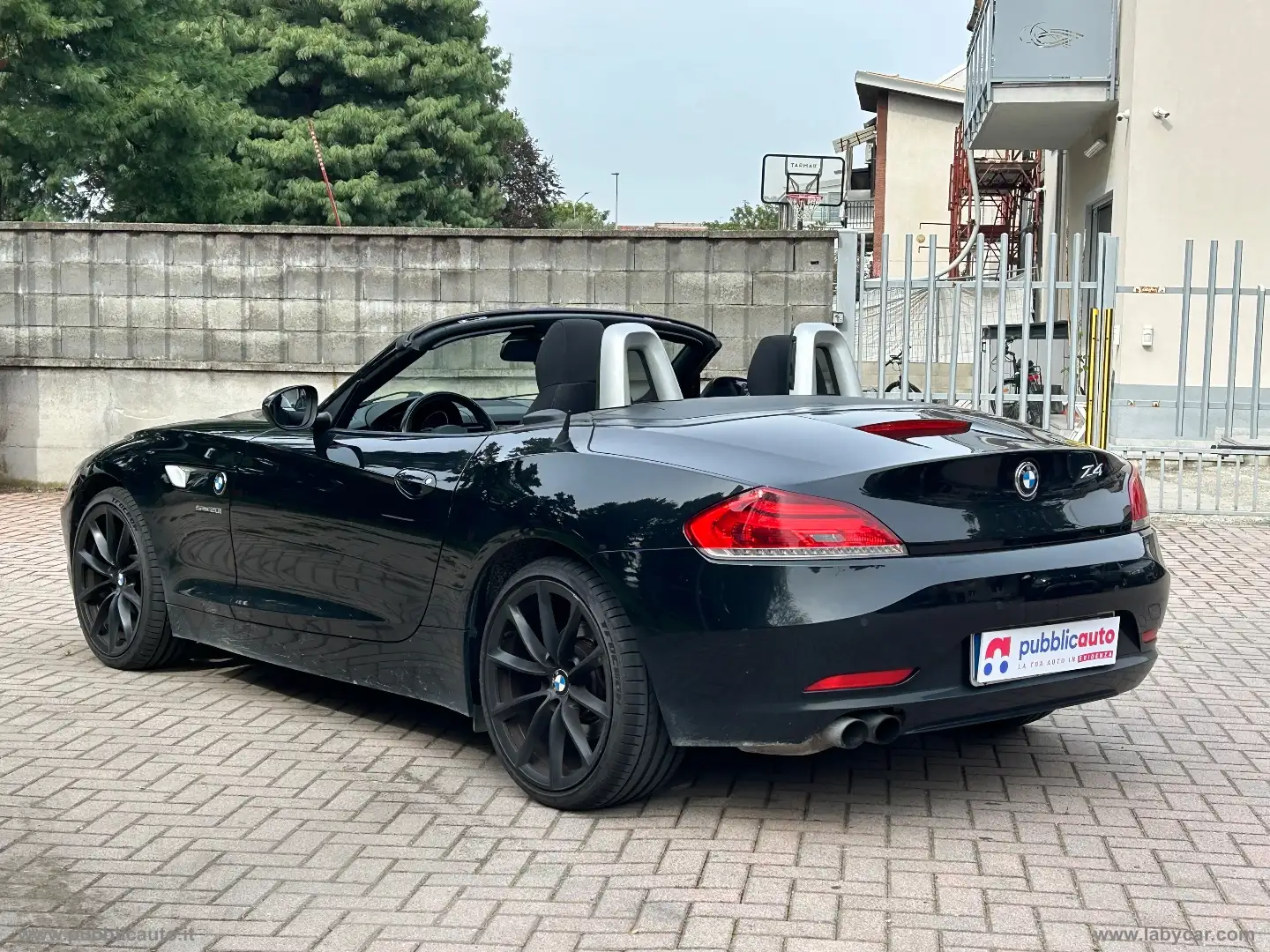 BMW Z4 sDrive20i Schwarz - 2
