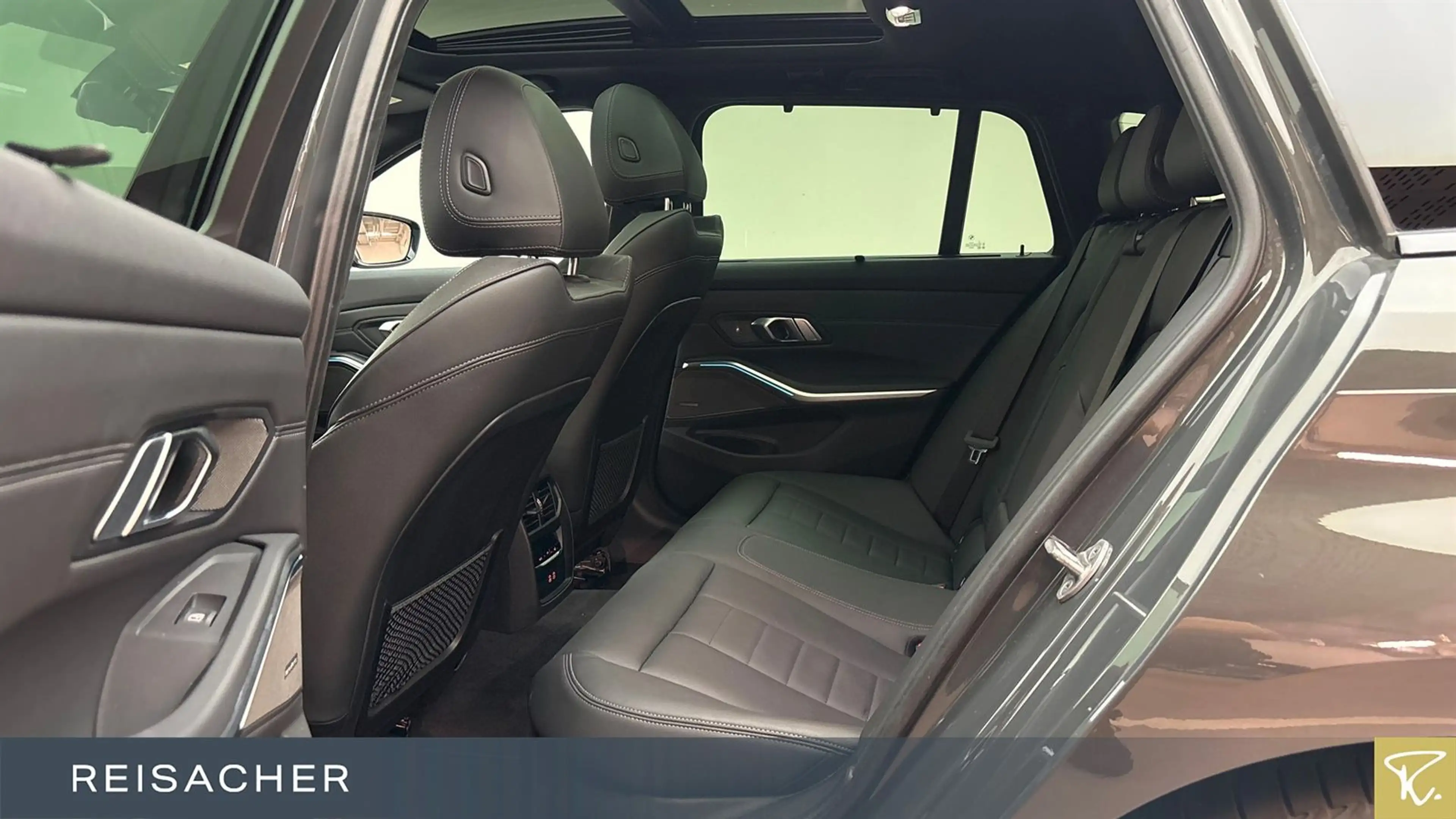 BMW 340 A xDrive Tou Pano,AHK,Leder,HUD,ACC,RFK — photo 8
