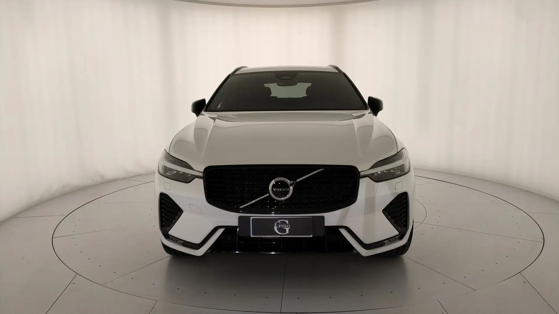 Volvo XC60 2.0 b5 Plus Dark awd auto Weiß - 2
