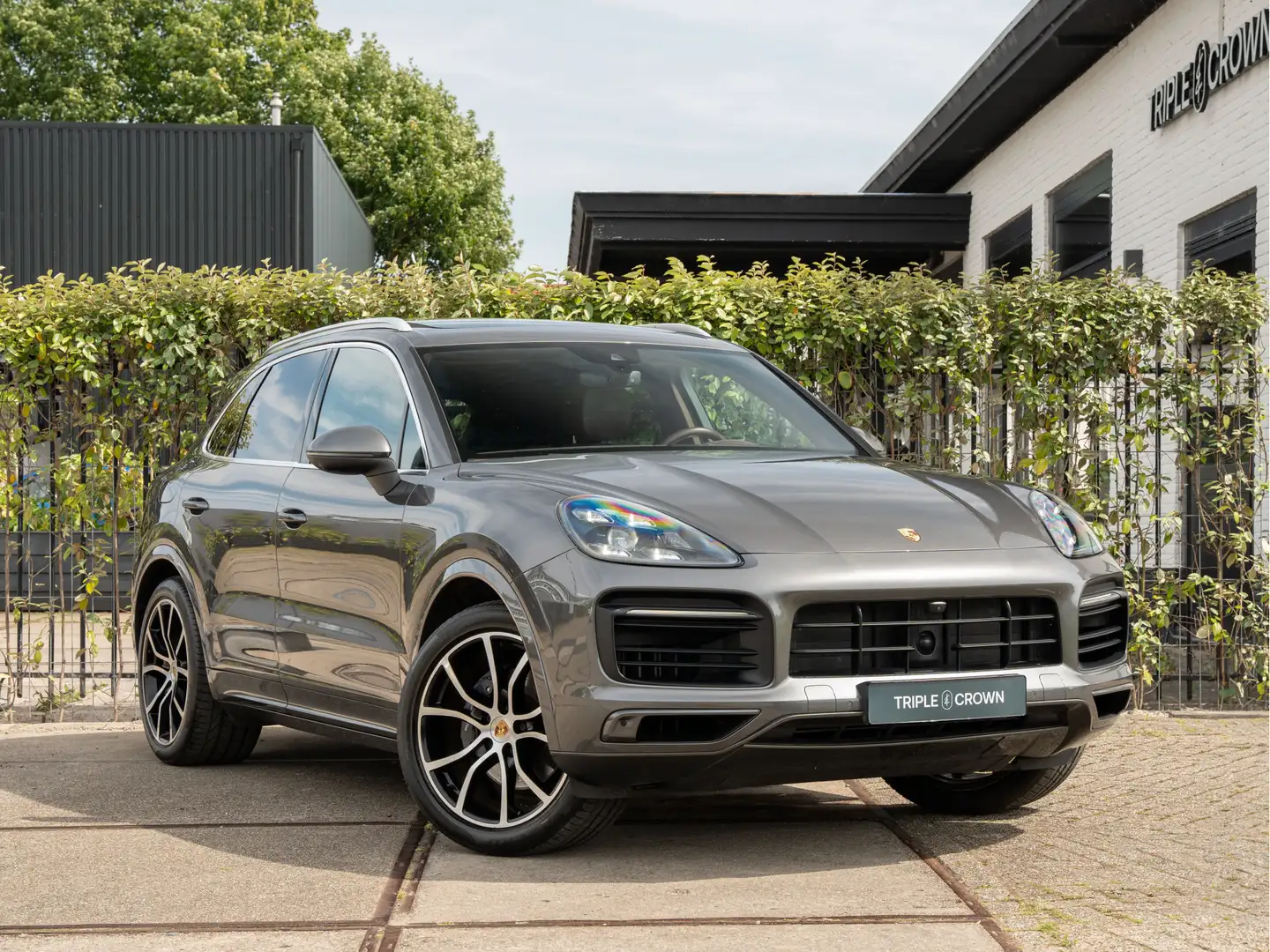 Porsche Cayenne 3.0 E-Hybrid | Sport Design | Luchtvering | Bose | Grijs - 1