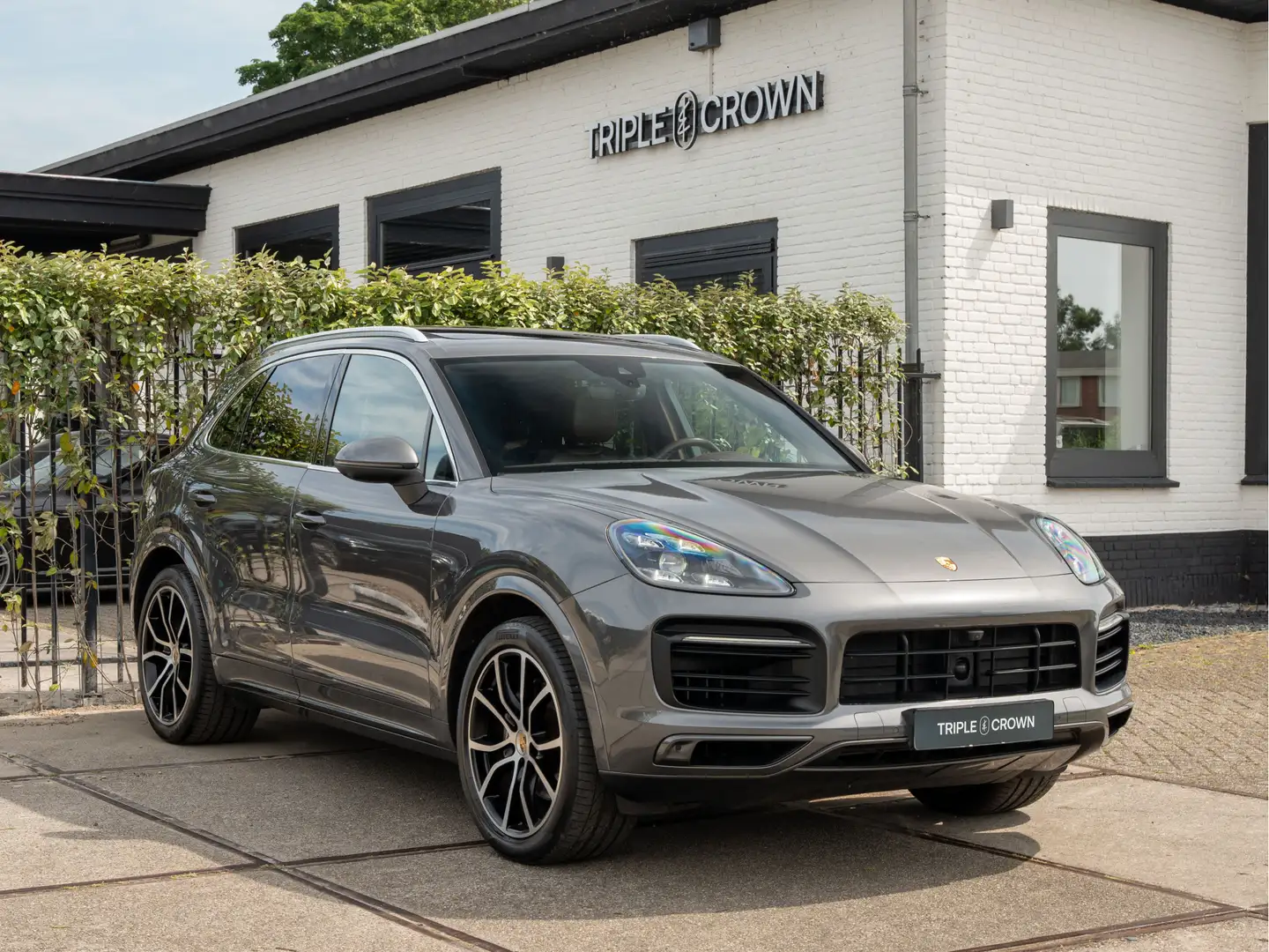 Porsche Cayenne 3.0 E-Hybrid | Sport Design | Luchtvering | Bose | Grijs - 2