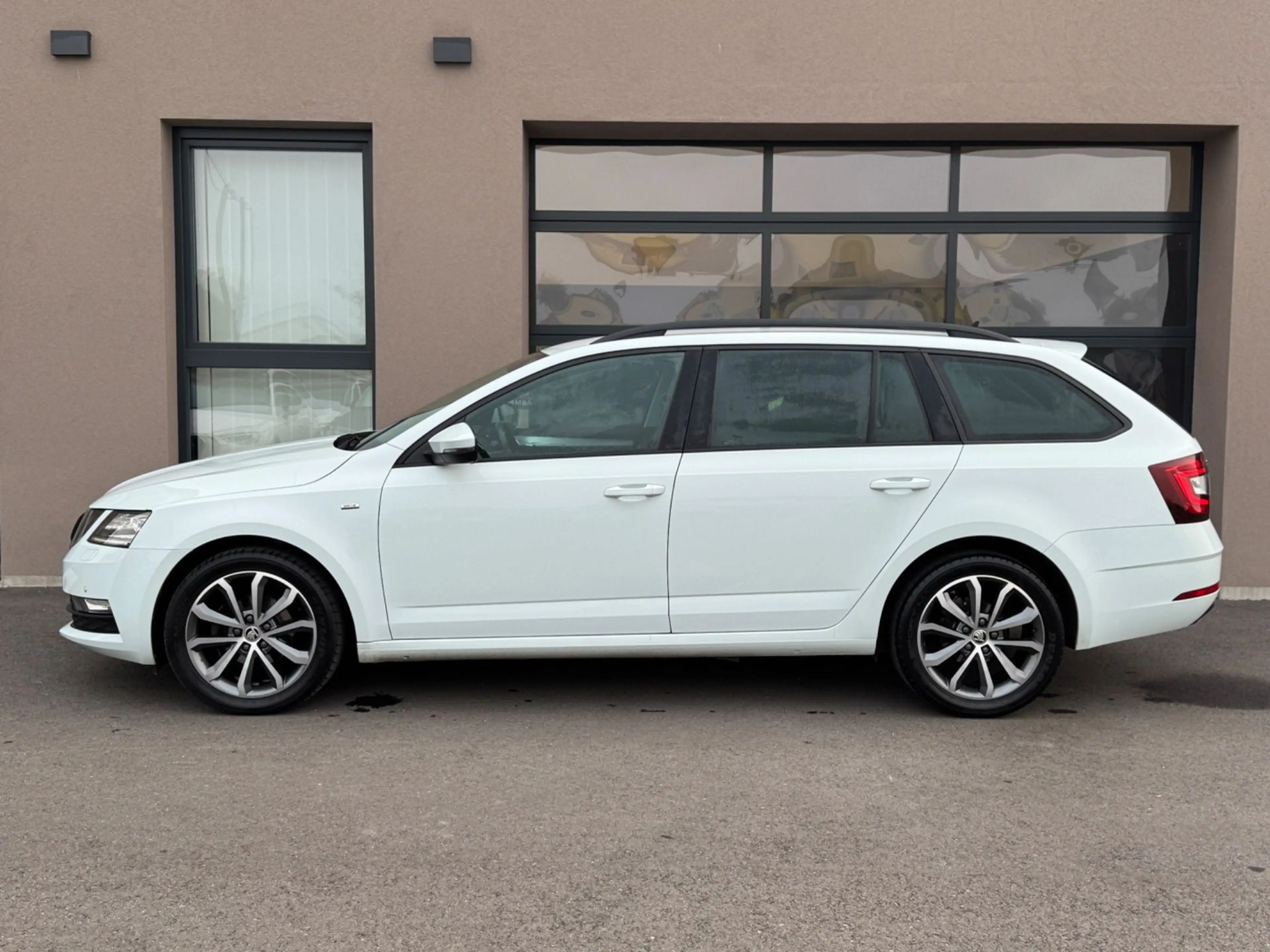 Skoda Octavia 1.6 TDI DPF Drive | Service & Pickerl NEU | NAVI — photo 5