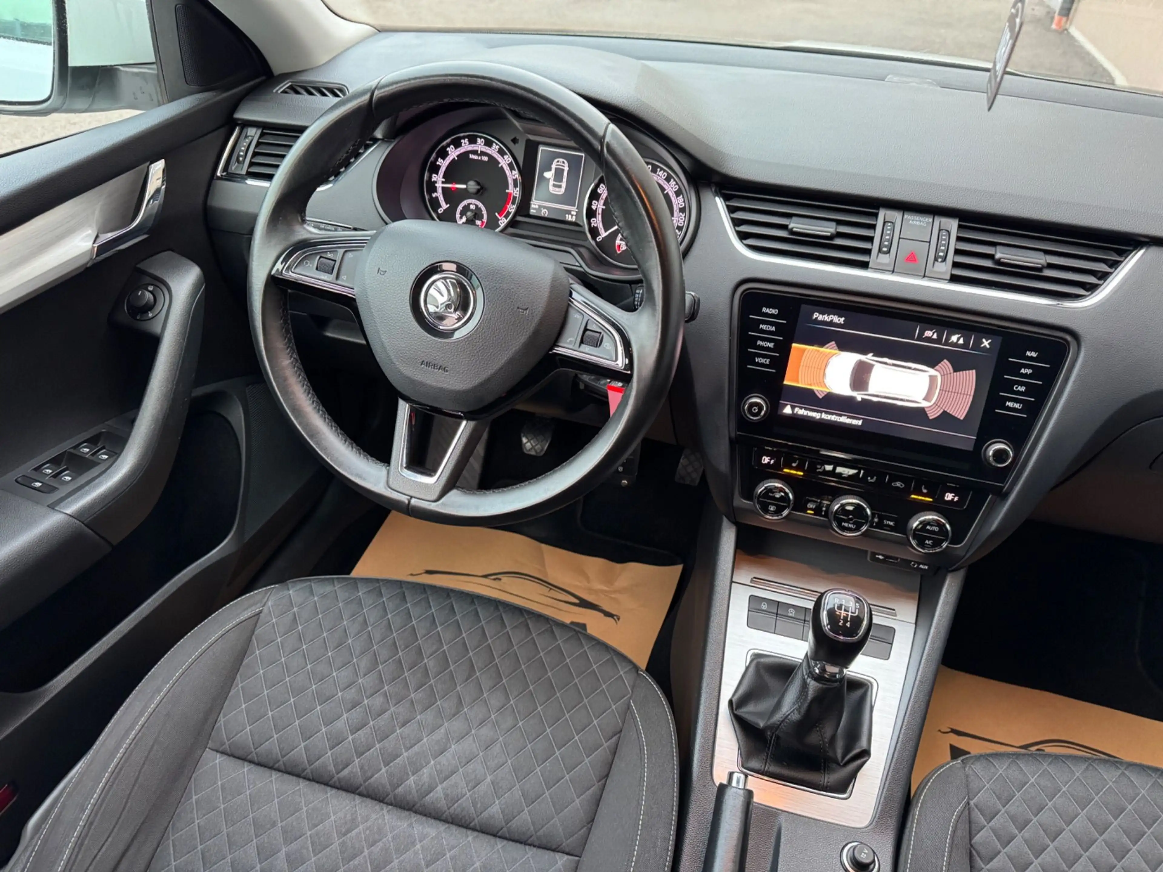 Skoda Octavia 1.6 TDI DPF Drive | Service & Pickerl NEU | NAVI — photo 15